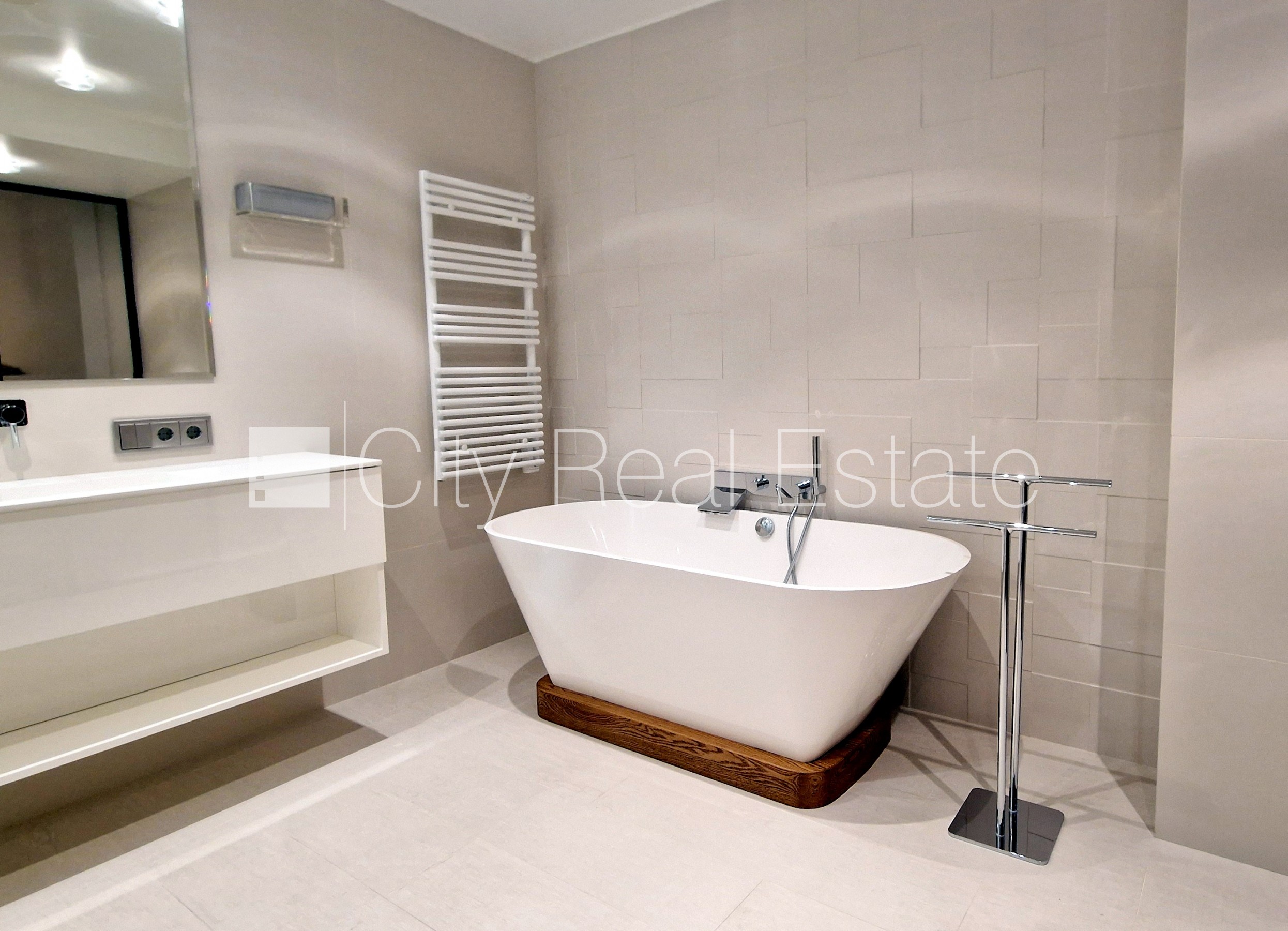 Sludinājumi. Jaunceltne, fasādes māja, restaurēta māja, nomainītas inženierkomunikācijas, mainīts Jumta segums, Cena: 970000 EUR Foto #14