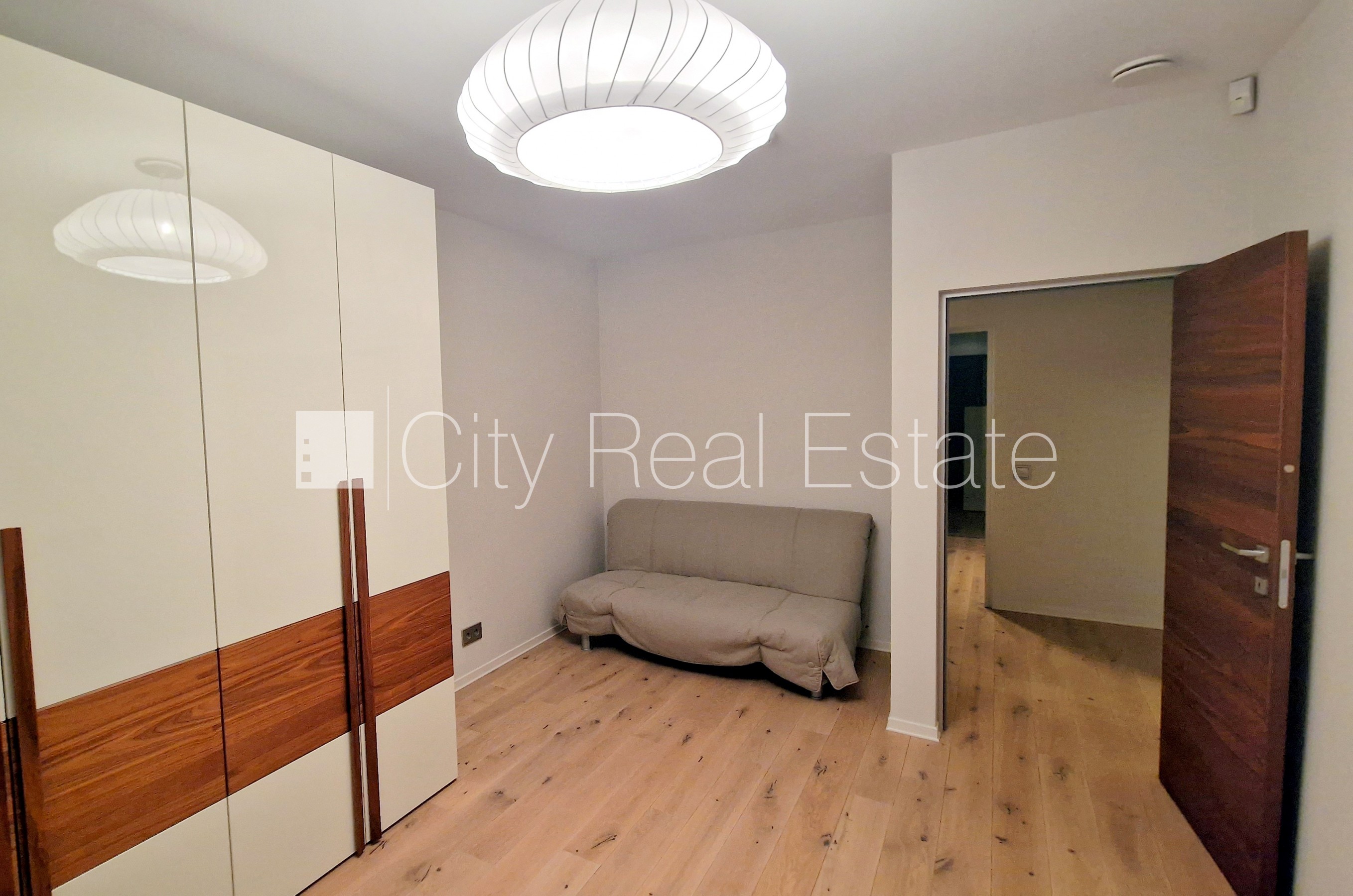 Sludinājumi. Jaunceltne, fasādes māja, restaurēta māja, nomainītas inženierkomunikācijas, mainīts Jumta segums, Cena: 970000 EUR Foto #16