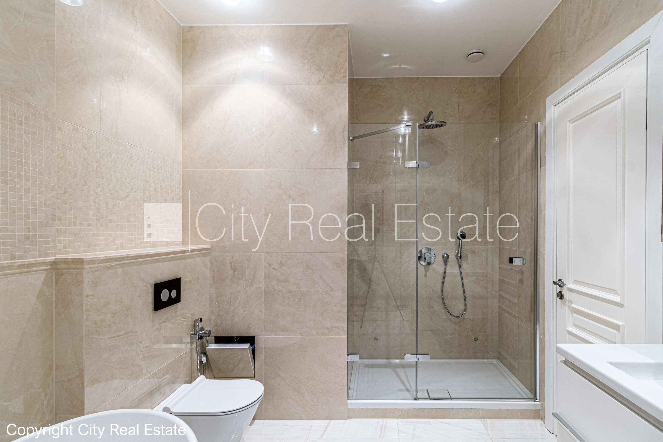 Sludinājumi. Renovēta māja, slēgts pagalms, iespēja nomāt autostāvvietu, apsargāta autostāvvieta, apsargāts Cena: 525000 EUR Foto #11