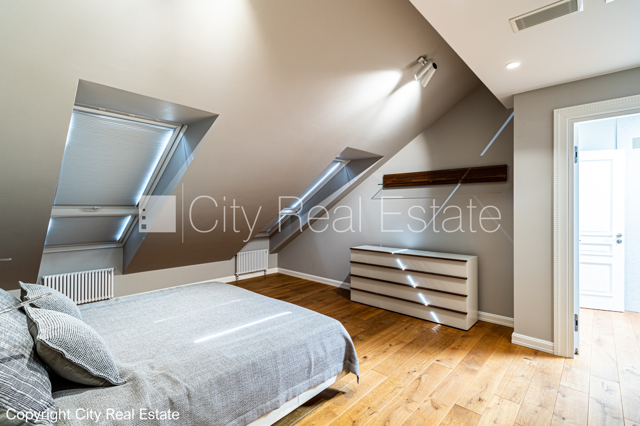 Объявление. Реновированный дом, закрытый двор, возможность аренды парковки, охраняемая автостоянка, охраняемый Цена: 520000 EUR Foto #10