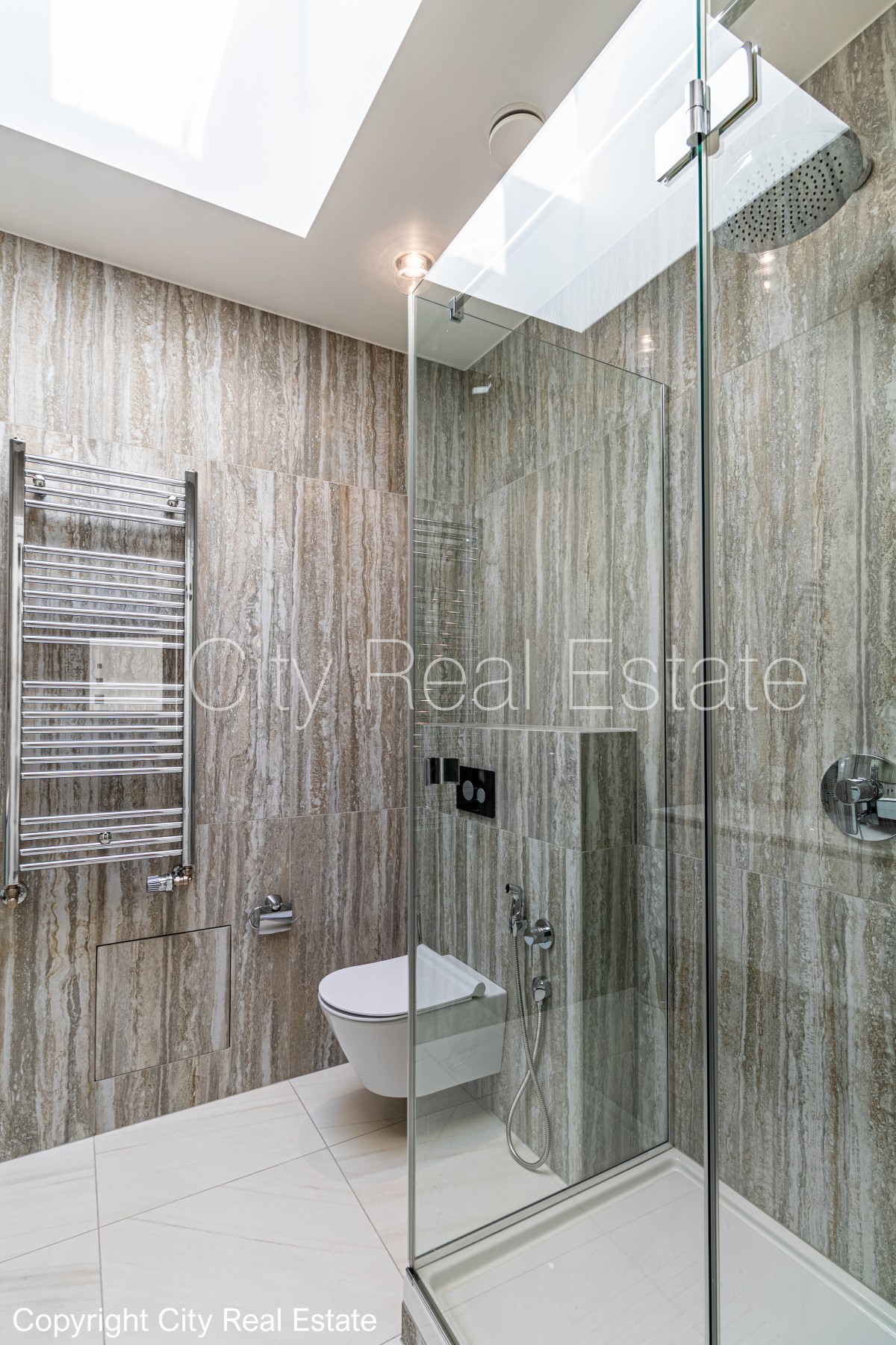 Объявление. Реновированный дом, закрытый двор, возможность аренды парковки, охраняемая автостоянка, охраняемый Цена: 520000 EUR Foto #15