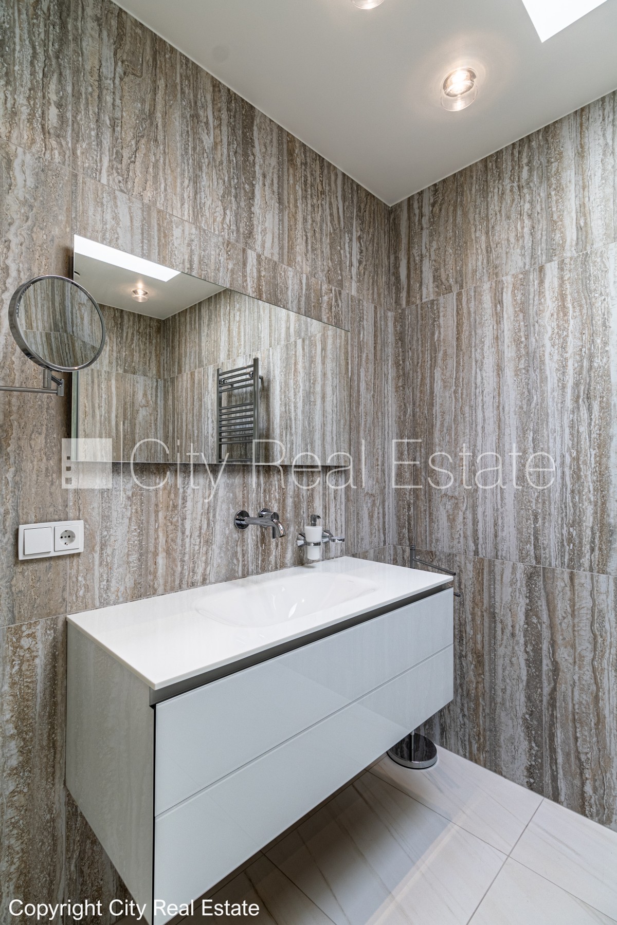 Объявление. Реновированный дом, закрытый двор, возможность аренды парковки, охраняемая автостоянка, охраняемый Цена: 520000 EUR Foto #16