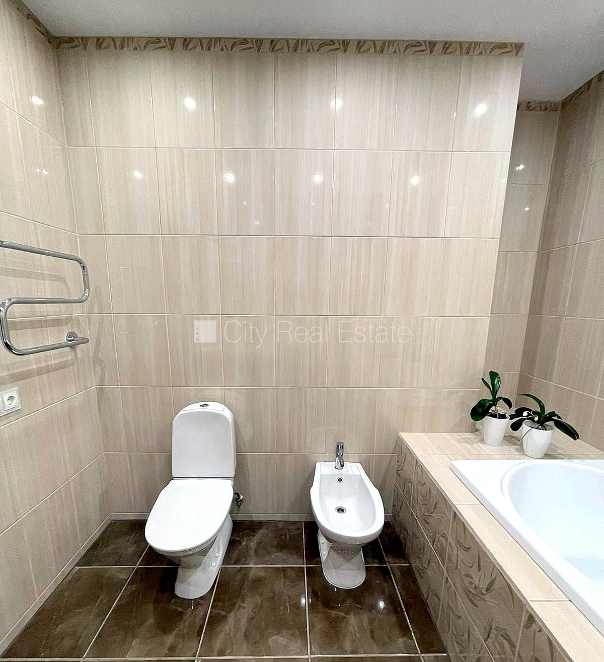 Sludinājumi. Projekts - Šokolāde, zeme īpašumā, jaunceltne, fasādes māja, labiekārtota apzaļumota teritorija, Cena: 280000 EUR Foto #12