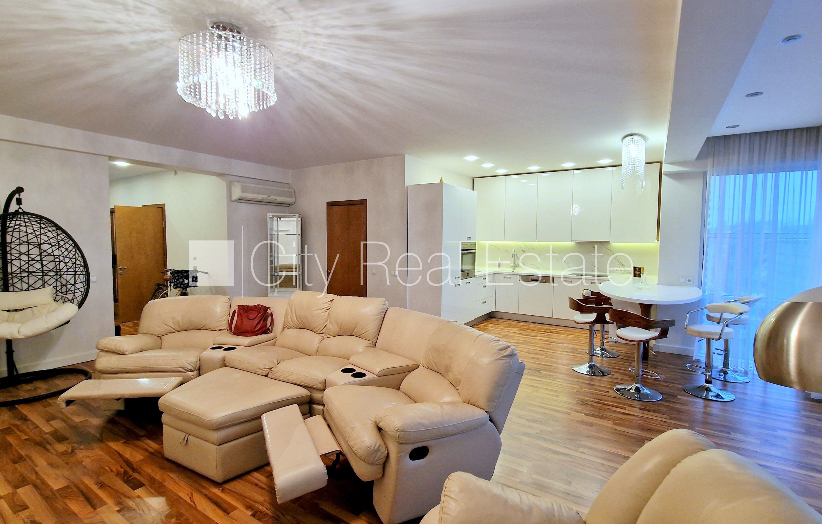 Sludinājumi. Projekts - Šokolāde, zeme īpašumā, jaunceltne, fasādes māja, labiekārtota apzaļumota teritorija, Cena: 280000 EUR Foto #1