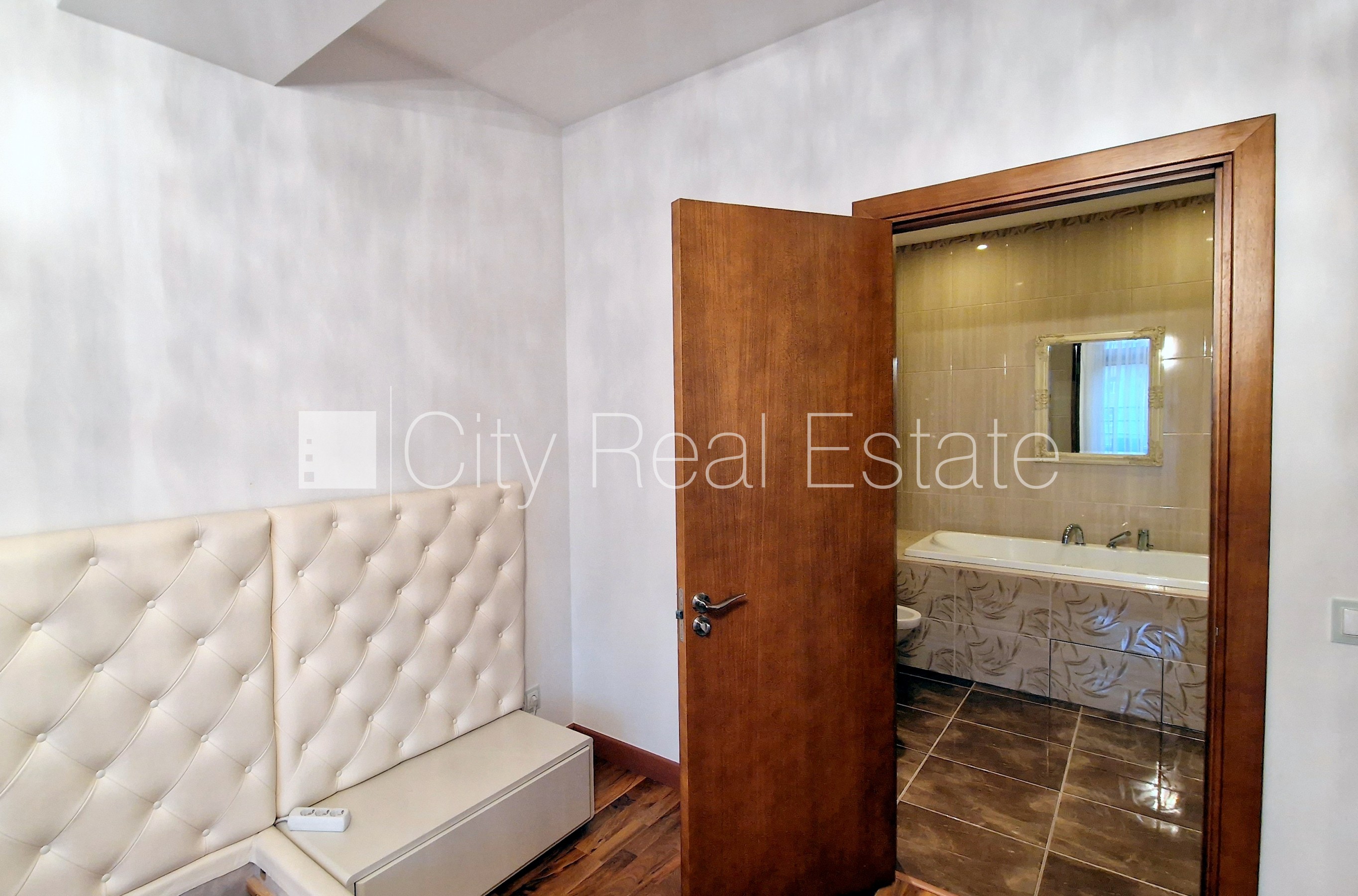 Sludinājumi. Projekts - Šokolāde, zeme īpašumā, jaunceltne, fasādes māja, labiekārtota apzaļumota teritorija, Cena: 280000 EUR Foto #10