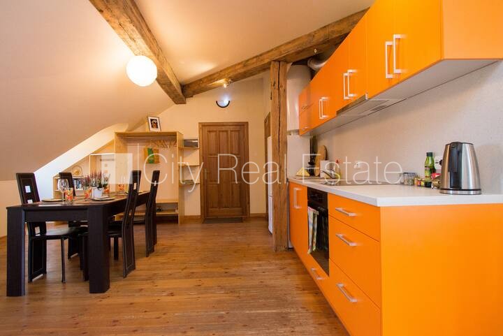 Sludinājumi. Renovēta māja, slēgts pagalms, mansards, kāpņu telpa pēc kosmētiskā remonta, logi vērsti mājas abās Cena: 119000 EUR Foto #5