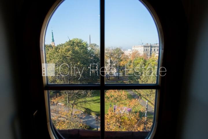 Sludinājumi. Renovēta māja, slēgts pagalms, mansards, kāpņu telpa pēc kosmētiskā remonta, logi vērsti mājas abās Cena: 119000 EUR Foto #8