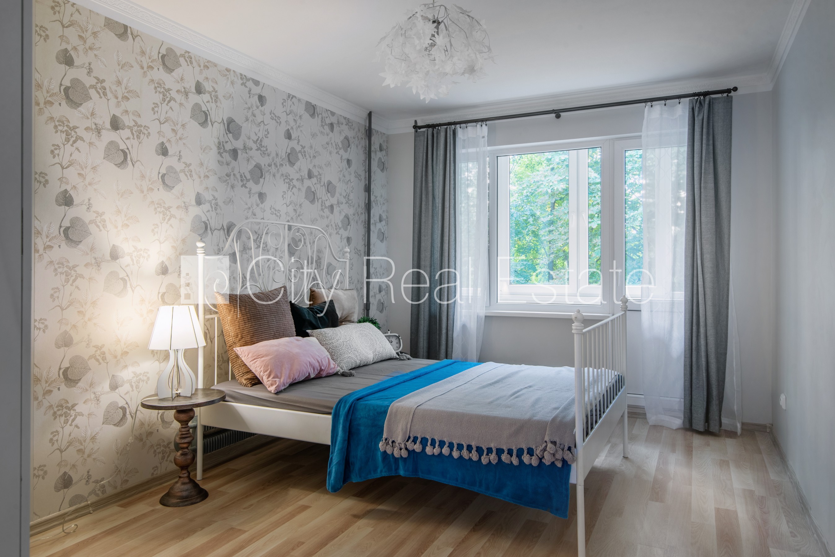 Sludinājumi. Zeme īpašumā, pagalma māja, labiekārtota apzaļumota teritorija, bezmaksas stāvvieta pagalmā, kāpņu Cena: 88000 EUR Foto #6