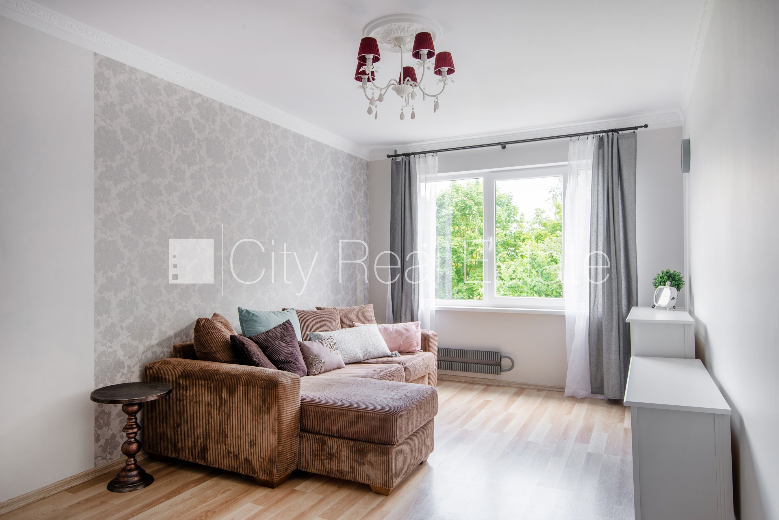 Sludinājumi. Zeme īpašumā, pagalma māja, labiekārtota apzaļumota teritorija, bezmaksas stāvvieta pagalmā, kāpņu Cena: 88000 EUR Foto #3