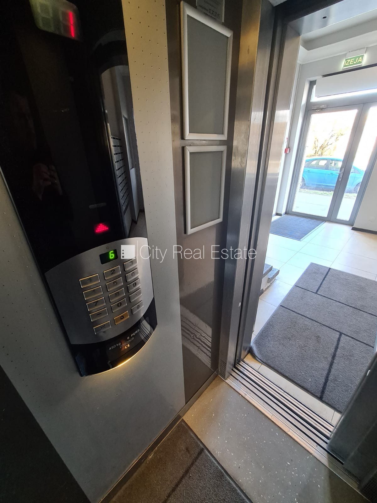 Sludinājumi. Jaunceltne, fasādes māja, slēgts pagalms, ieeja no ielas, ir lifts, kāpņu telpa pēc kapitālā Cena: 300 EUR/mēn Foto #17