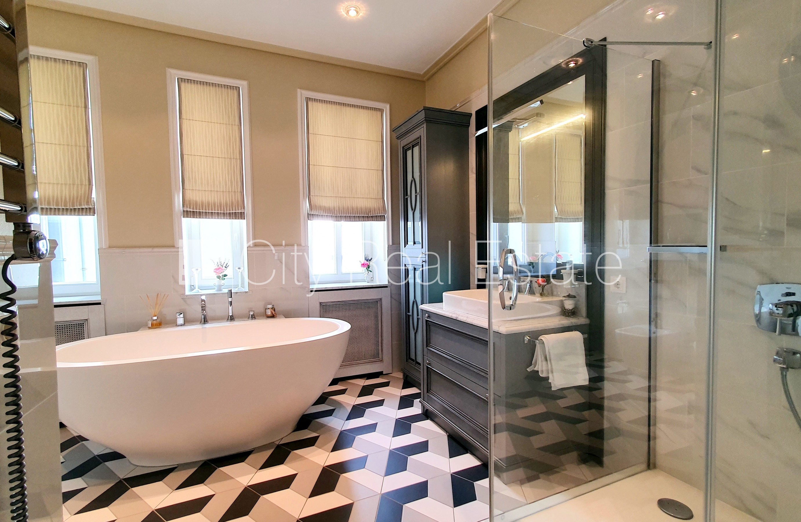 Sludinājumi. Zeme īpašumā, fasādes māja, renovēta māja, nomainītas inženierkomunikācijas, mainīts Jumta segums, Cena: 799000 EUR Foto #19