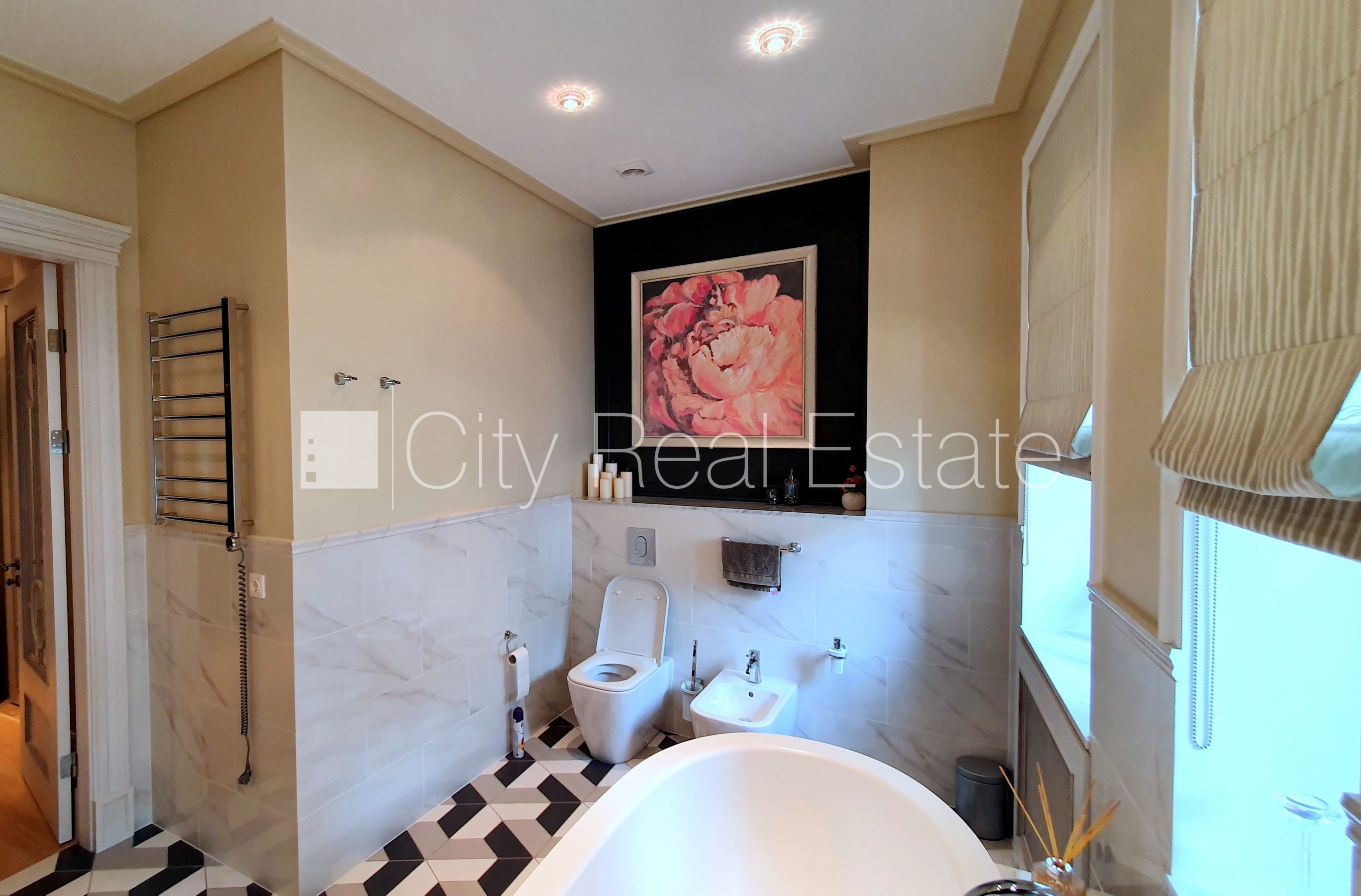 Sludinājumi. Zeme īpašumā, fasādes māja, renovēta māja, nomainītas inženierkomunikācijas, mainīts Jumta segums, Cena: 799000 EUR Foto #21