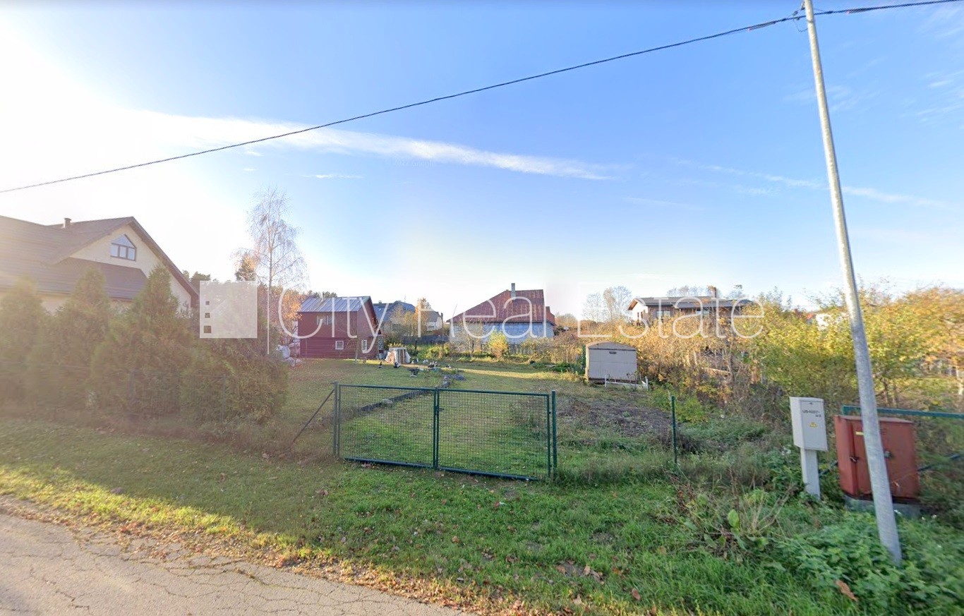 Sludinājumi. Koka māja, guļbūve, slēgts pagalms, iežogota teritorija ar metāla sētu, ieeja no ielas, istabas Cena: 79000 EUR Foto #10