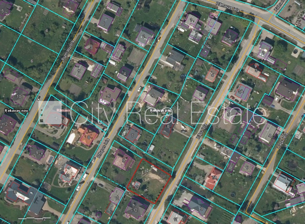 Sludinājumi. Koka māja, guļbūve, slēgts pagalms, iežogota teritorija ar metāla sētu, ieeja no ielas, istabas Cena: 79000 EUR Foto #11