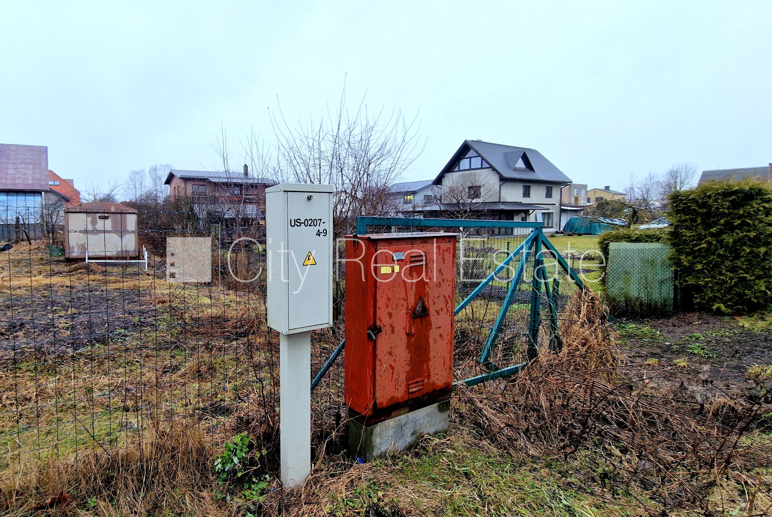 Sludinājumi. Koka māja, guļbūve, slēgts pagalms, iežogota teritorija ar metāla sētu, ieeja no ielas, istabas Cena: 79000 EUR Foto #8