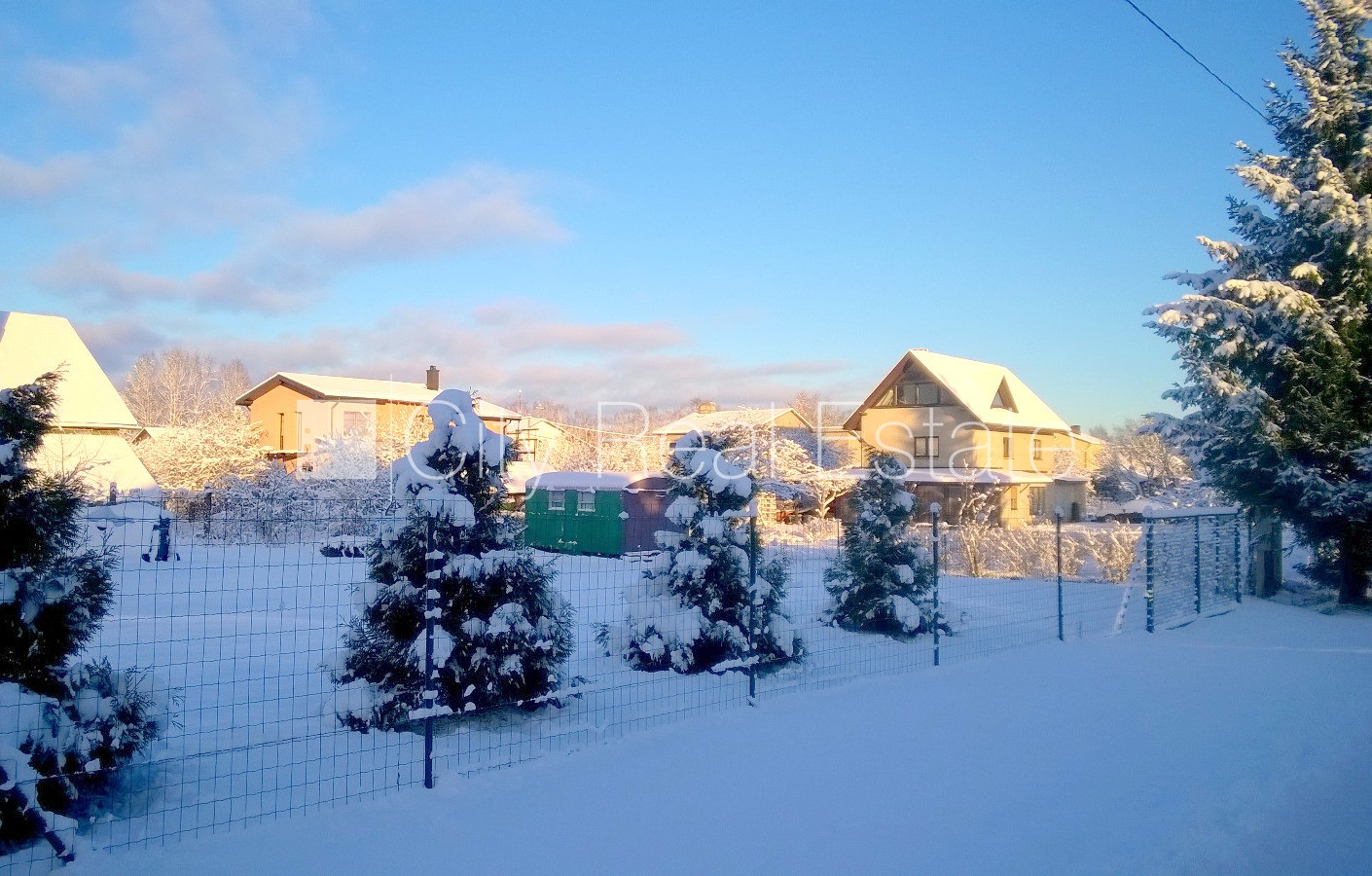 Sludinājumi. Koka māja, guļbūve, slēgts pagalms, iežogota teritorija ar metāla sētu, ieeja no ielas, istabas Cena: 79000 EUR Foto #16