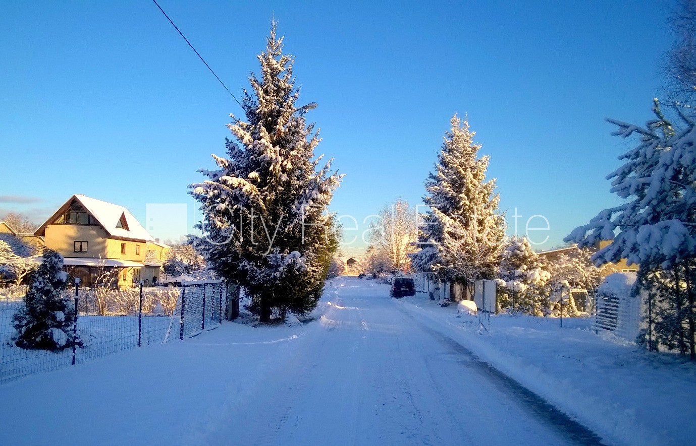 Sludinājumi. Koka māja, guļbūve, slēgts pagalms, iežogota teritorija ar metāla sētu, ieeja no ielas, istabas Cena: 79000 EUR Foto #21