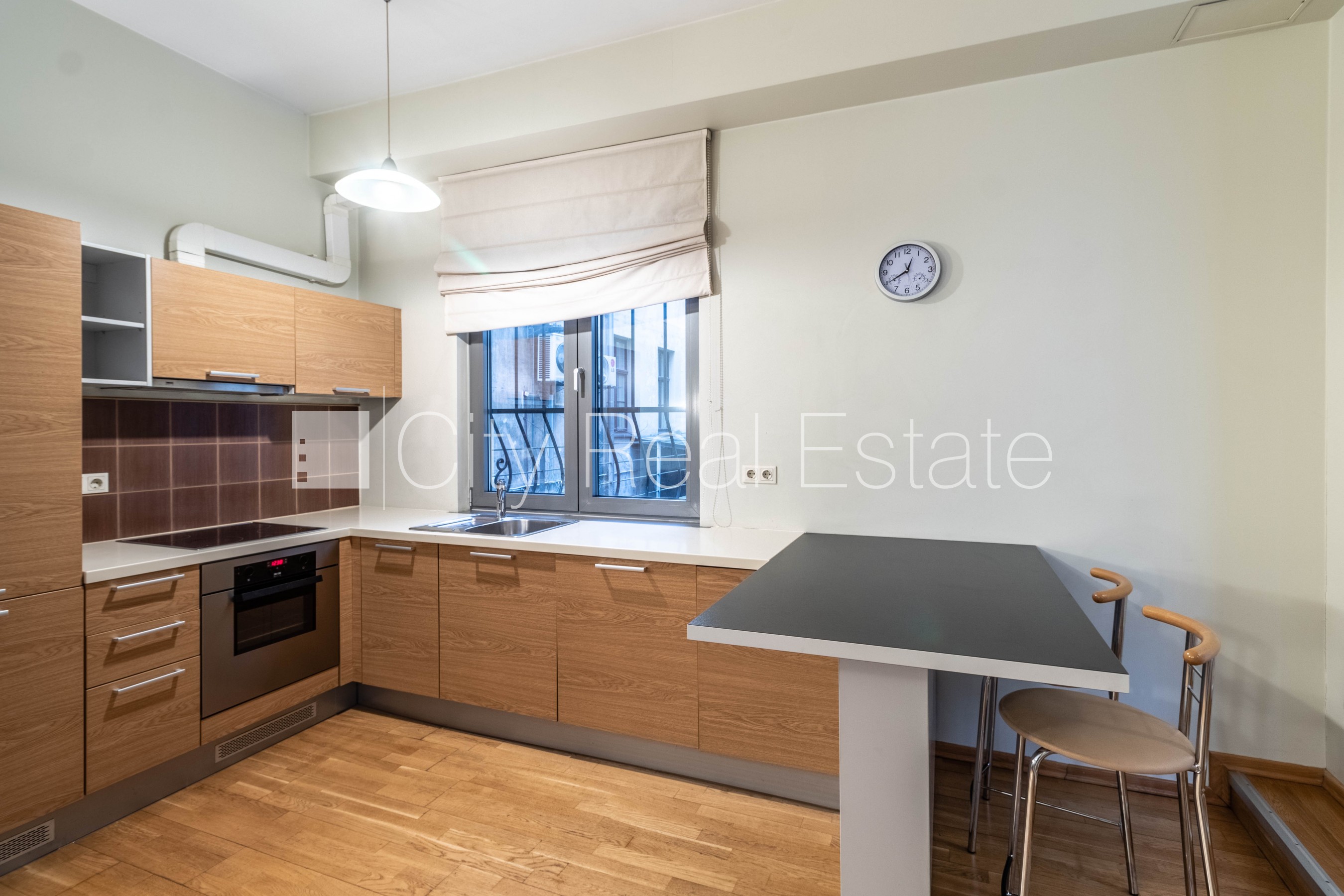 Объявление. Проект - Kalpaka Residence, реновированный дом, территория обнесена забором, вход с улицы, лифт, Цена: 195000 EUR Foto #5