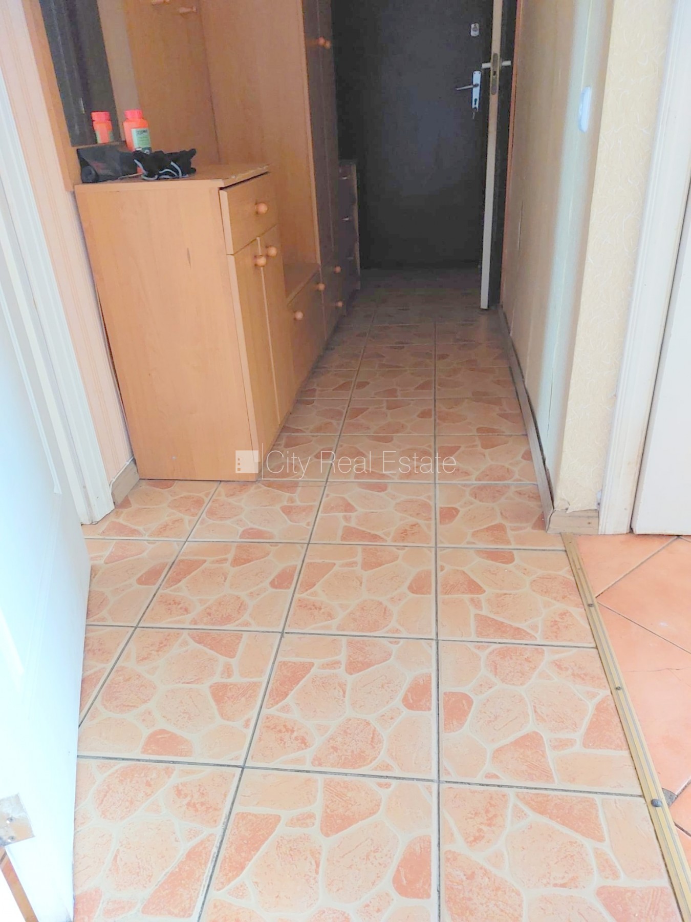 Sludinājumi. Fasādes māja, ķieģeļu mūra sienas, labiekārtots apzaļumots pagalms, kāpņu telpa pēc kosmētiskā Cena: 32000 EUR Foto #16