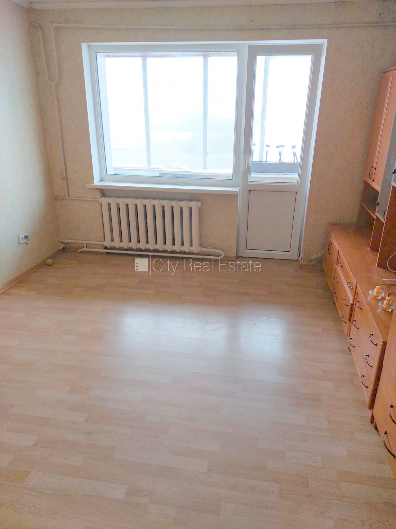 Sludinājumi. Fasādes māja, ķieģeļu mūra sienas, labiekārtots apzaļumots pagalms, kāpņu telpa pēc kosmētiskā Cena: 32000 EUR Foto #2