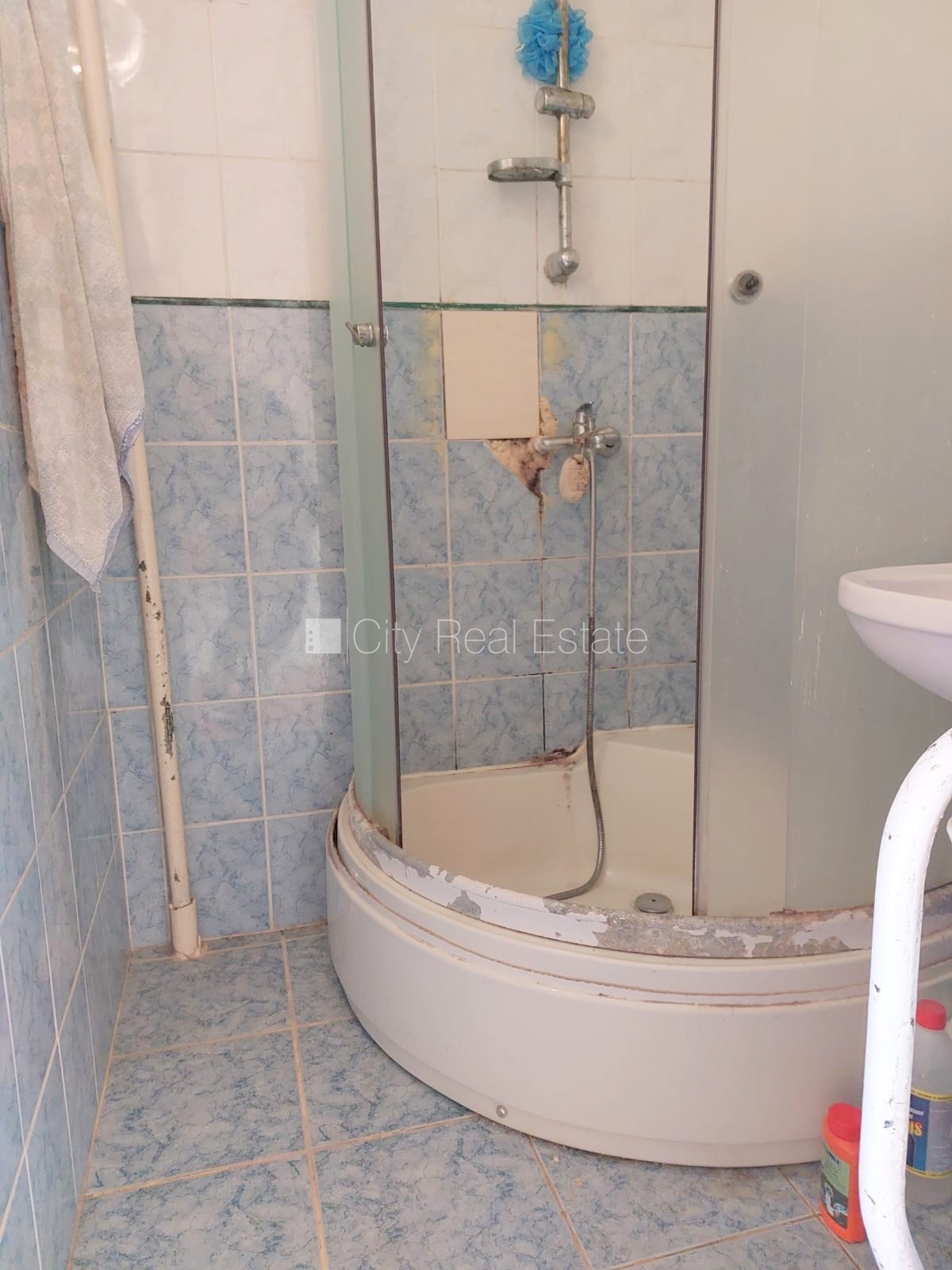 Sludinājumi. Fasādes māja, ķieģeļu mūra sienas, labiekārtots apzaļumots pagalms, kāpņu telpa pēc kosmētiskā Cena: 32000 EUR Foto #14