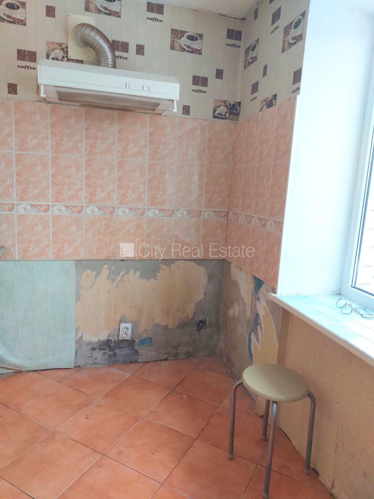 Sludinājumi. Fasādes māja, ķieģeļu mūra sienas, labiekārtots apzaļumots pagalms, kāpņu telpa pēc kosmētiskā Cena: 32000 EUR Foto #10