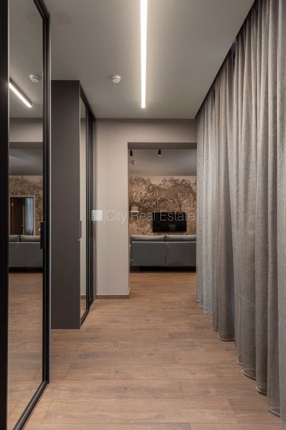 Sludinājumi. Jaunceltne, fasādes māja, labiekārtots apzaļumots pagalms, pazemes autostāvvieta, ieeja no ielas, Cena: 5000 EUR/mēn Foto #11