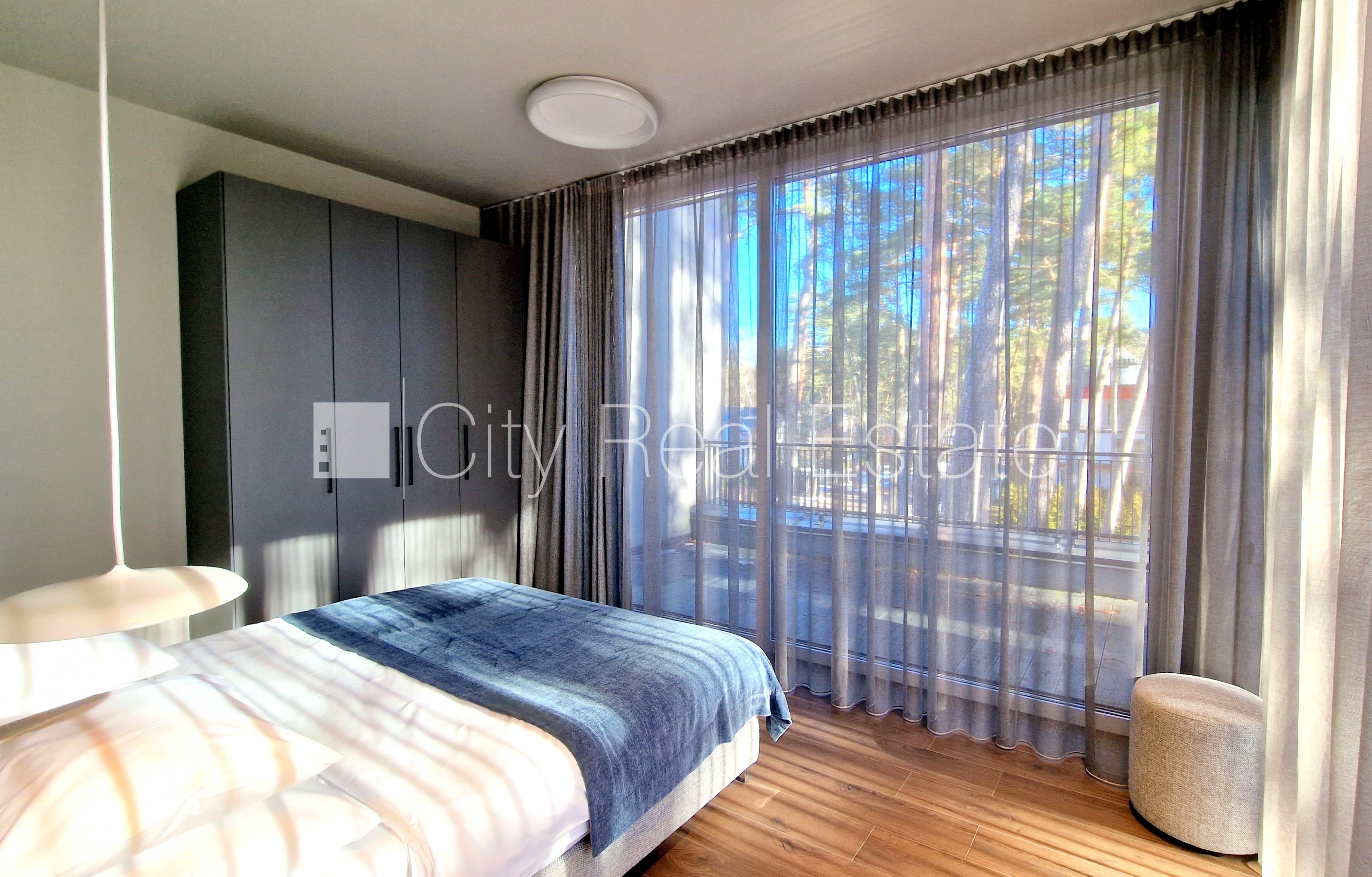 Sludinājumi. Jaunceltne, fasādes māja, labiekārtota apzaļumota teritorija, pazemes autostāvvieta, ieeja no Cena: 2620 EUR/mēn Foto #2