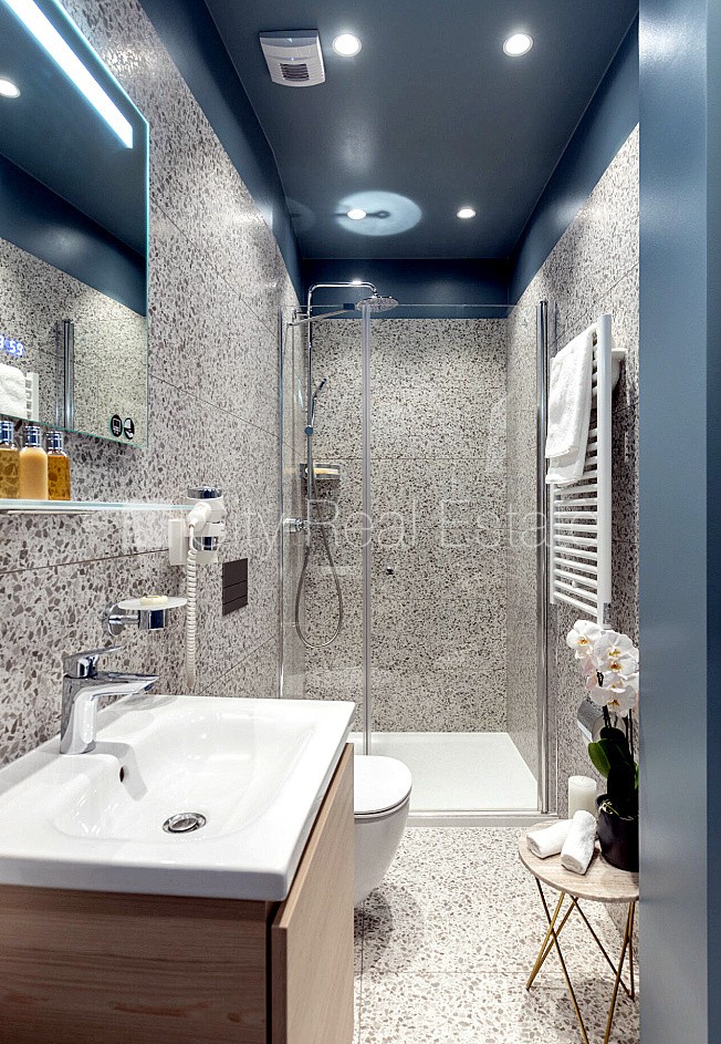 Sludinājumi. Jaunceltne, fasādes māja, labiekārtota apzaļumota teritorija, pazemes autostāvvieta, ieeja no Cena: 2620 EUR/mēn Foto #17