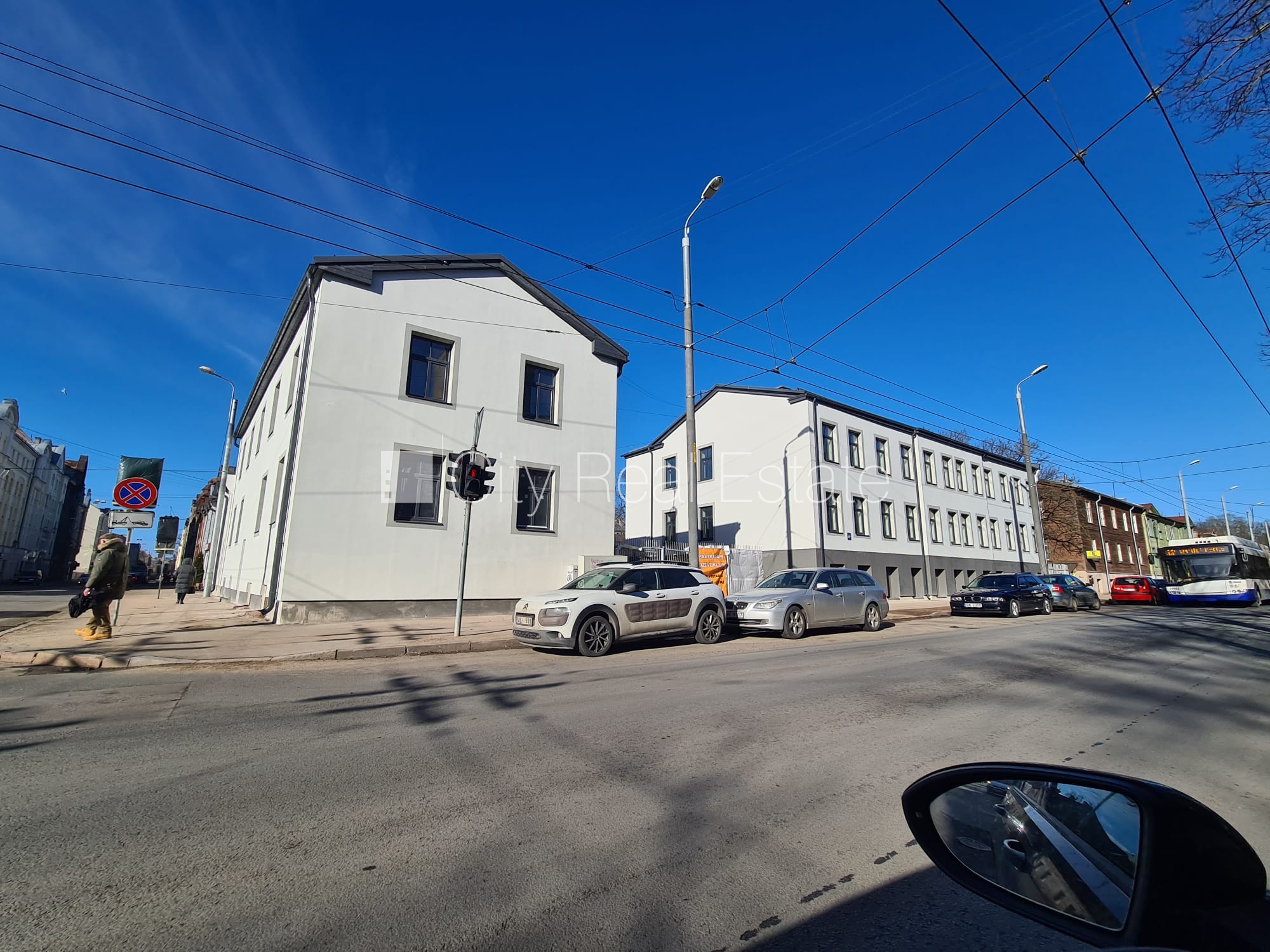 Sludinājumi. Zeme īpašumā, fasādes māja, renovēta māja, slēgts pagalms, ieeja no pagalma, kāpņu telpa pēc Cena: 85140 EUR Foto #15