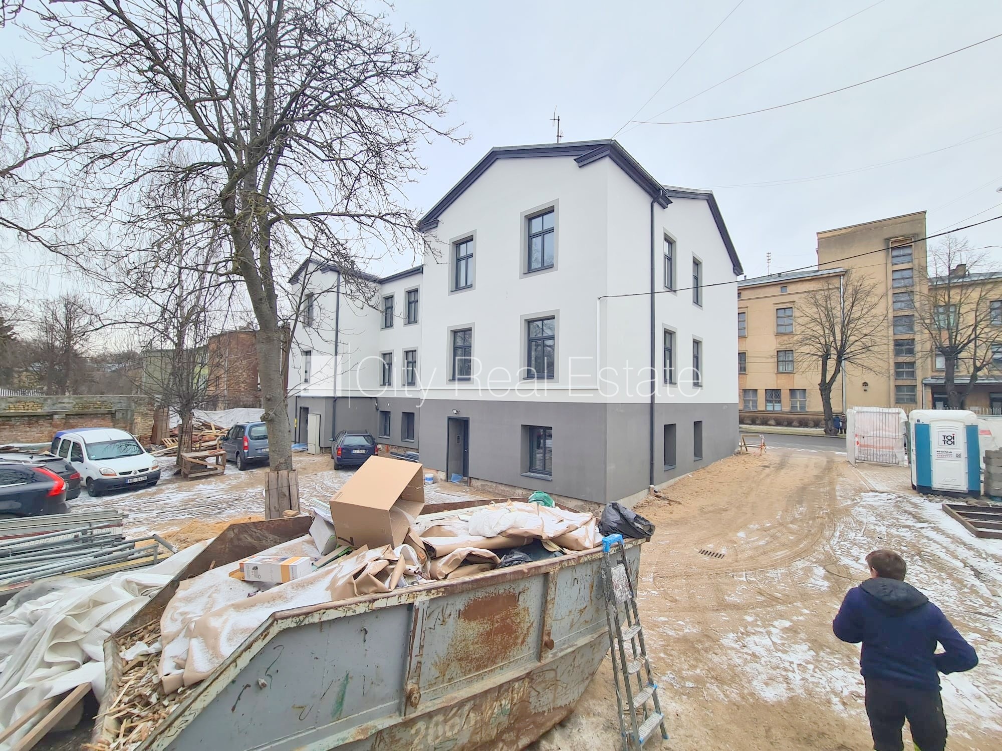 Sludinājumi. Zeme īpašumā, fasādes māja, renovēta māja, slēgts pagalms, ieeja no pagalma, kāpņu telpa pēc Cena: 63800 EUR Foto #11