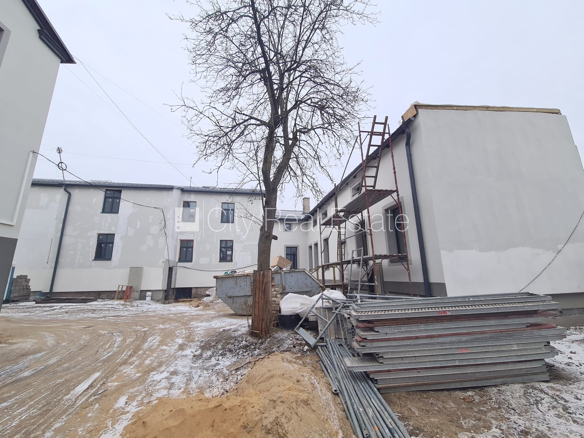 Sludinājumi. Zeme īpašumā, fasādes māja, renovēta māja, slēgts pagalms, ieeja no pagalma, kāpņu telpa pēc Cena: 63800 EUR Foto #16