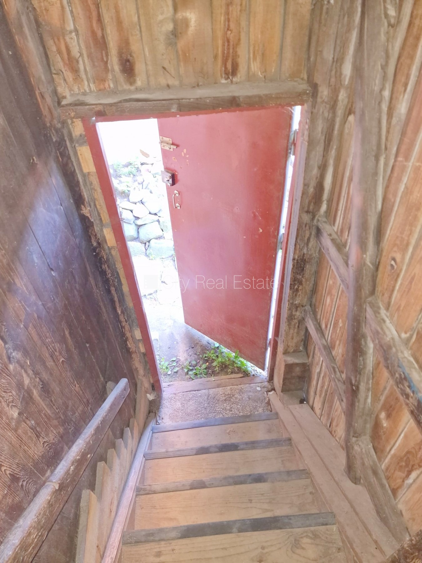 Sludinājumi. Zeme īpašumā, koka māja, fasādes māja, fasāde ar koka apdari, ieeja no pagalma, logi vērsti mājas Cena: 21500 EUR Foto #23