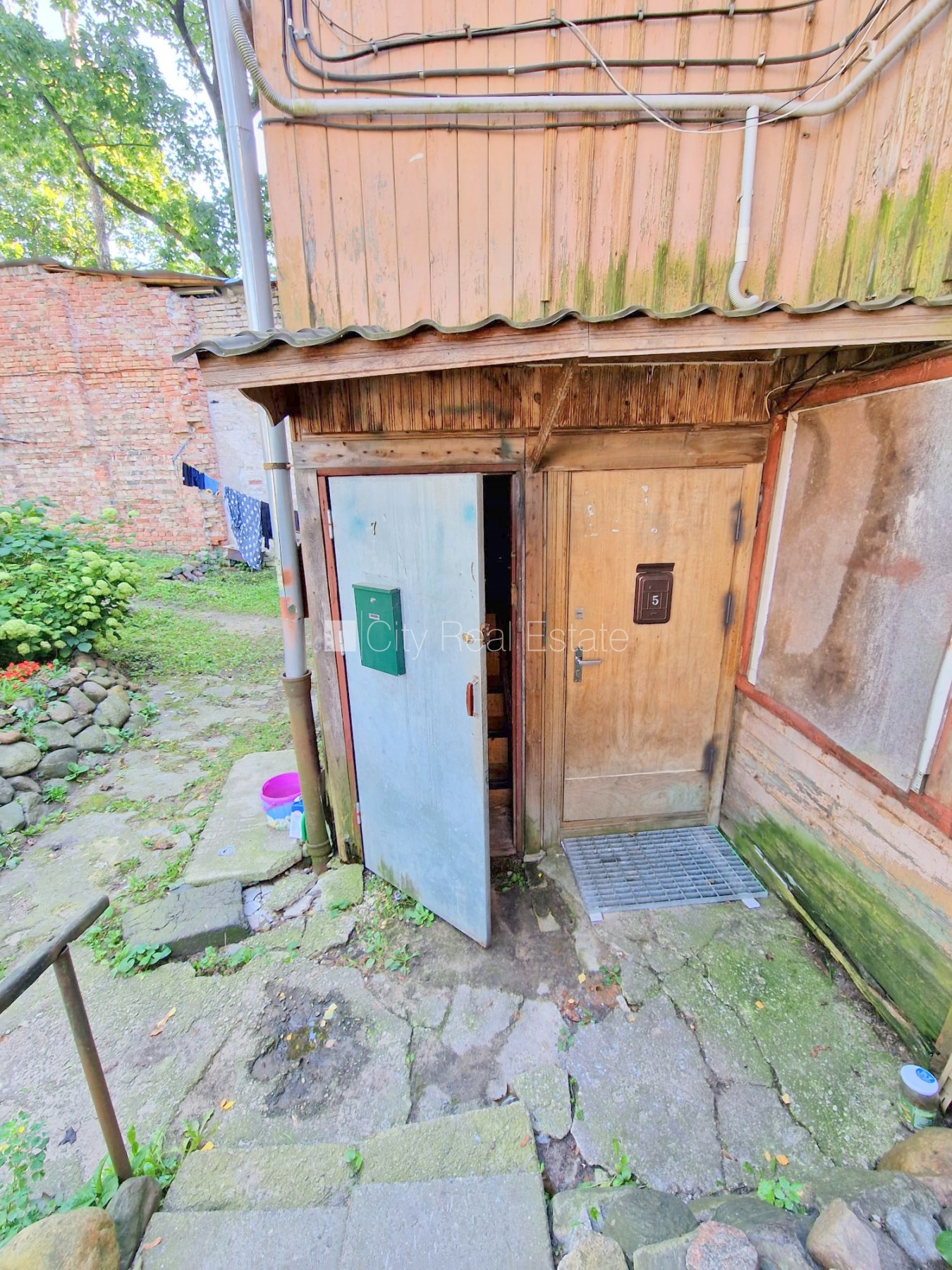 Sludinājumi. Zeme īpašumā, koka māja, fasādes māja, fasāde ar koka apdari, ieeja no pagalma, logi vērsti mājas Cena: 21500 EUR Foto #24