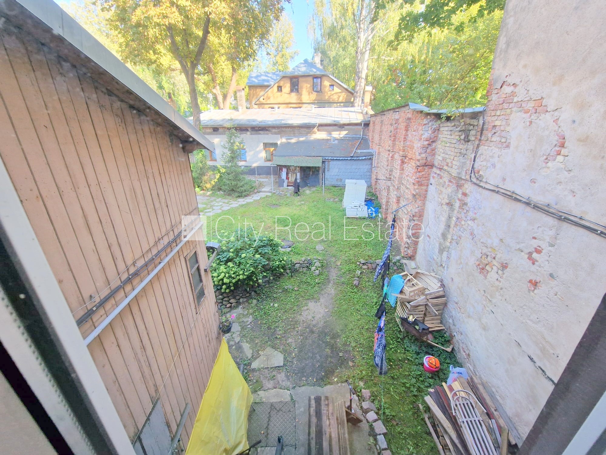 Sludinājumi. Zeme īpašumā, koka māja, fasādes māja, fasāde ar koka apdari, ieeja no pagalma, logi vērsti mājas Cena: 21500 EUR Foto #8