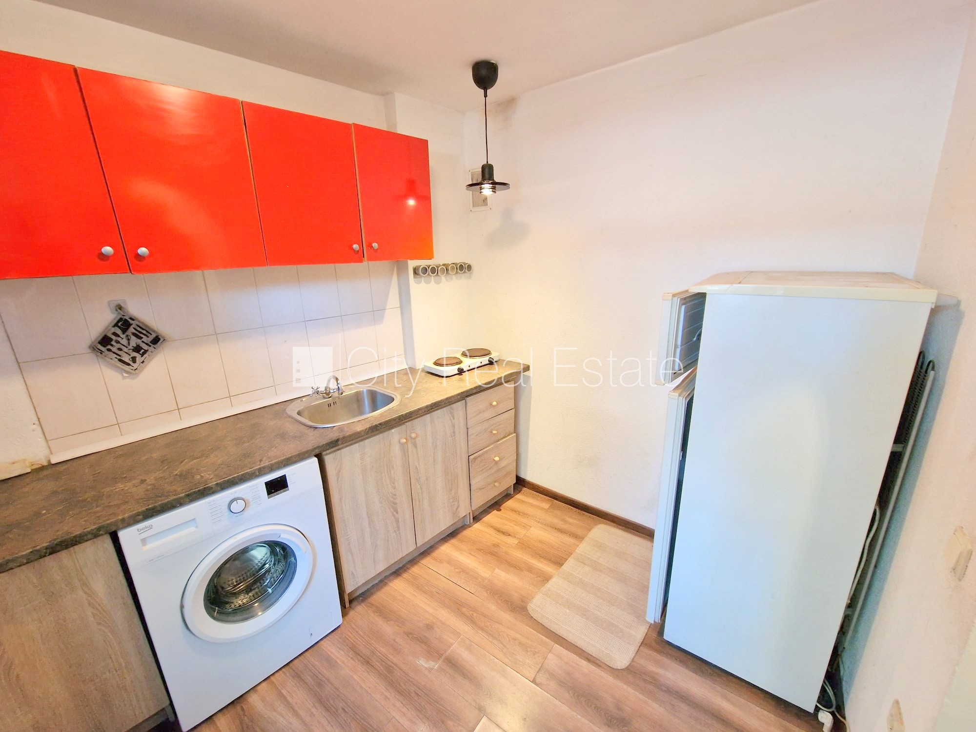 Sludinājumi. Zeme īpašumā, koka māja, fasādes māja, fasāde ar koka apdari, ieeja no pagalma, logi vērsti mājas Cena: 21500 EUR Foto #3