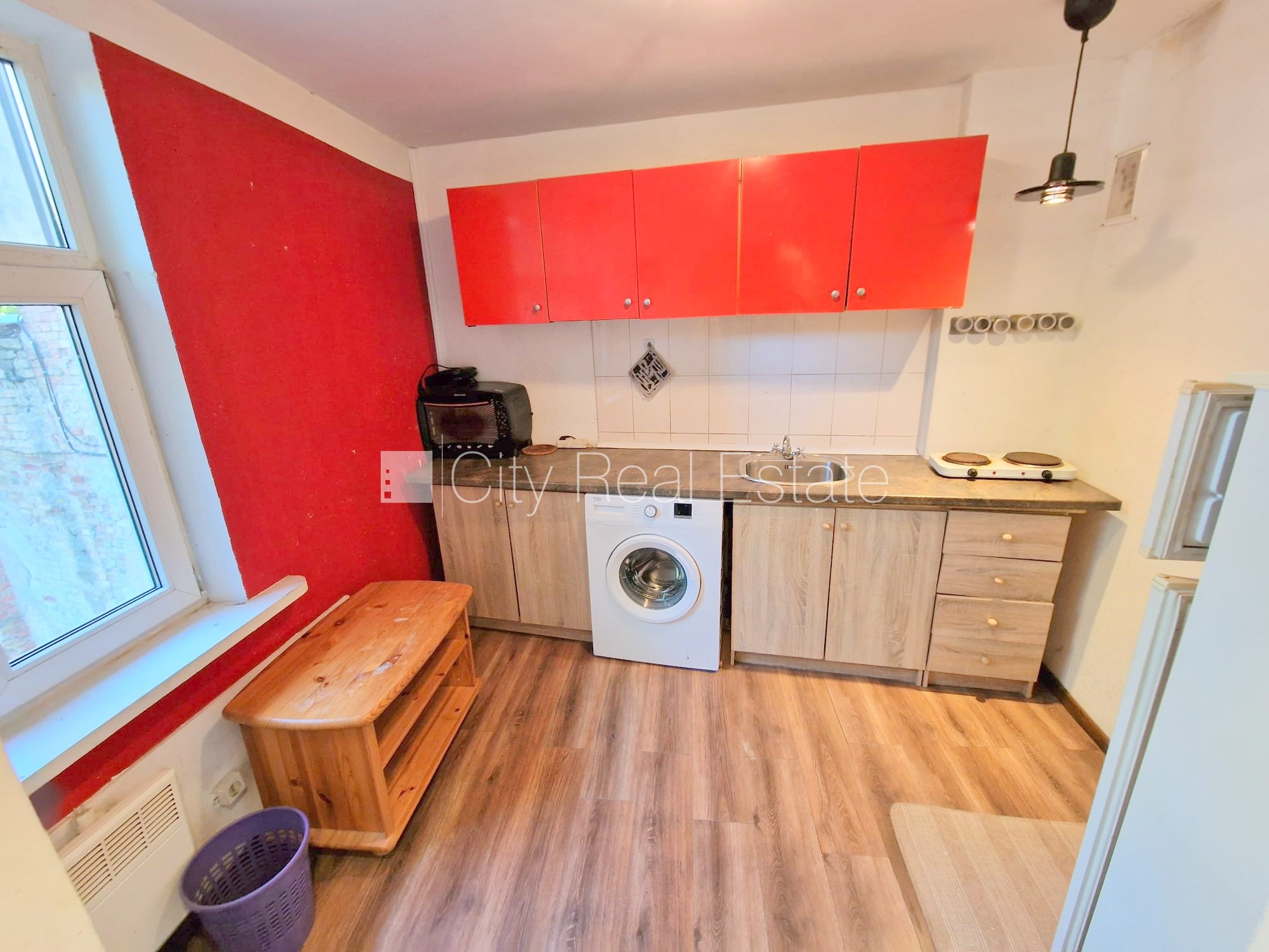 Sludinājumi. Zeme īpašumā, koka māja, fasādes māja, fasāde ar koka apdari, ieeja no pagalma, logi vērsti mājas Cena: 21500 EUR Foto #2