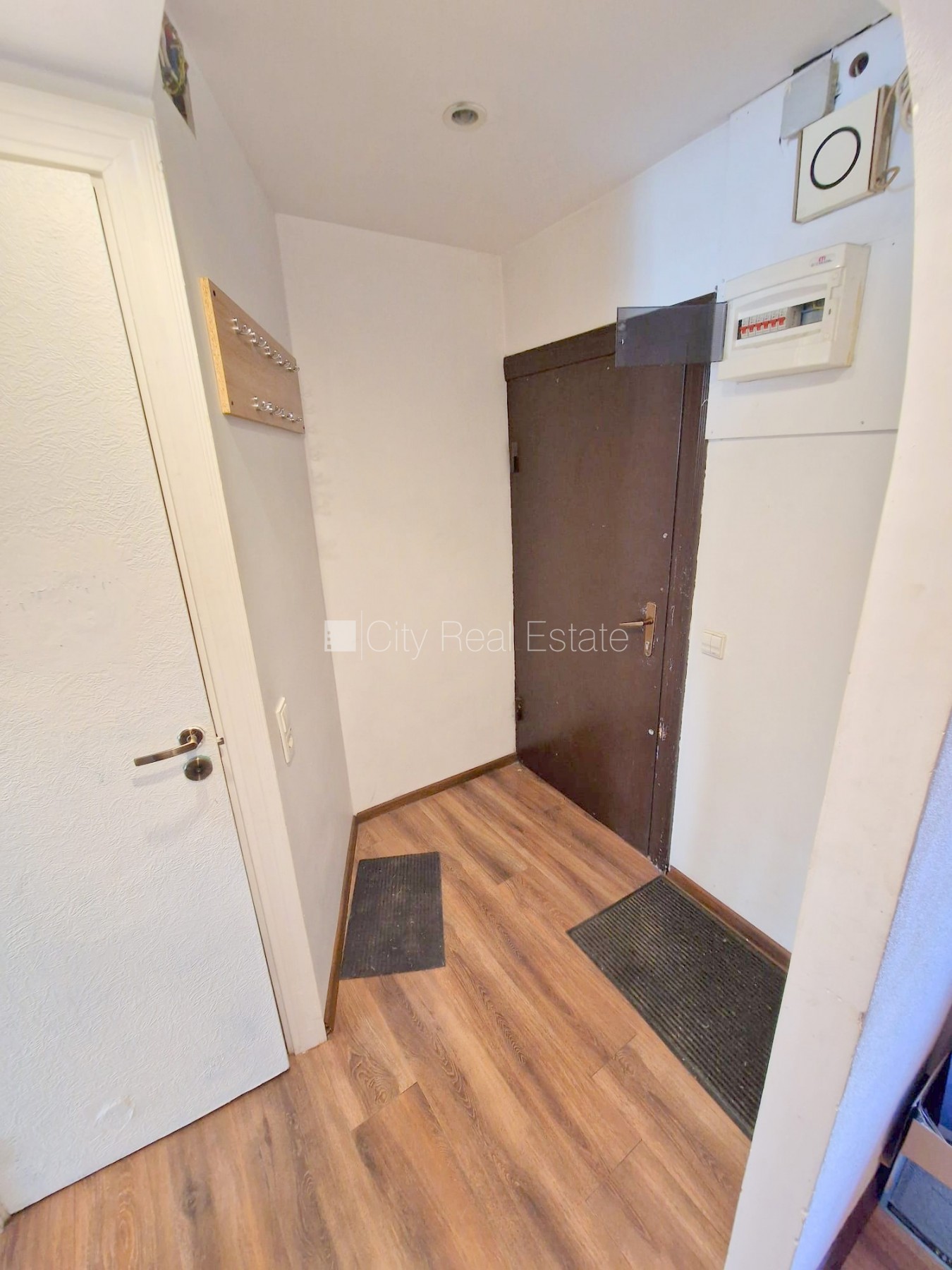 Sludinājumi. Zeme īpašumā, koka māja, fasādes māja, fasāde ar koka apdari, ieeja no pagalma, logi vērsti mājas Cena: 21500 EUR Foto #21