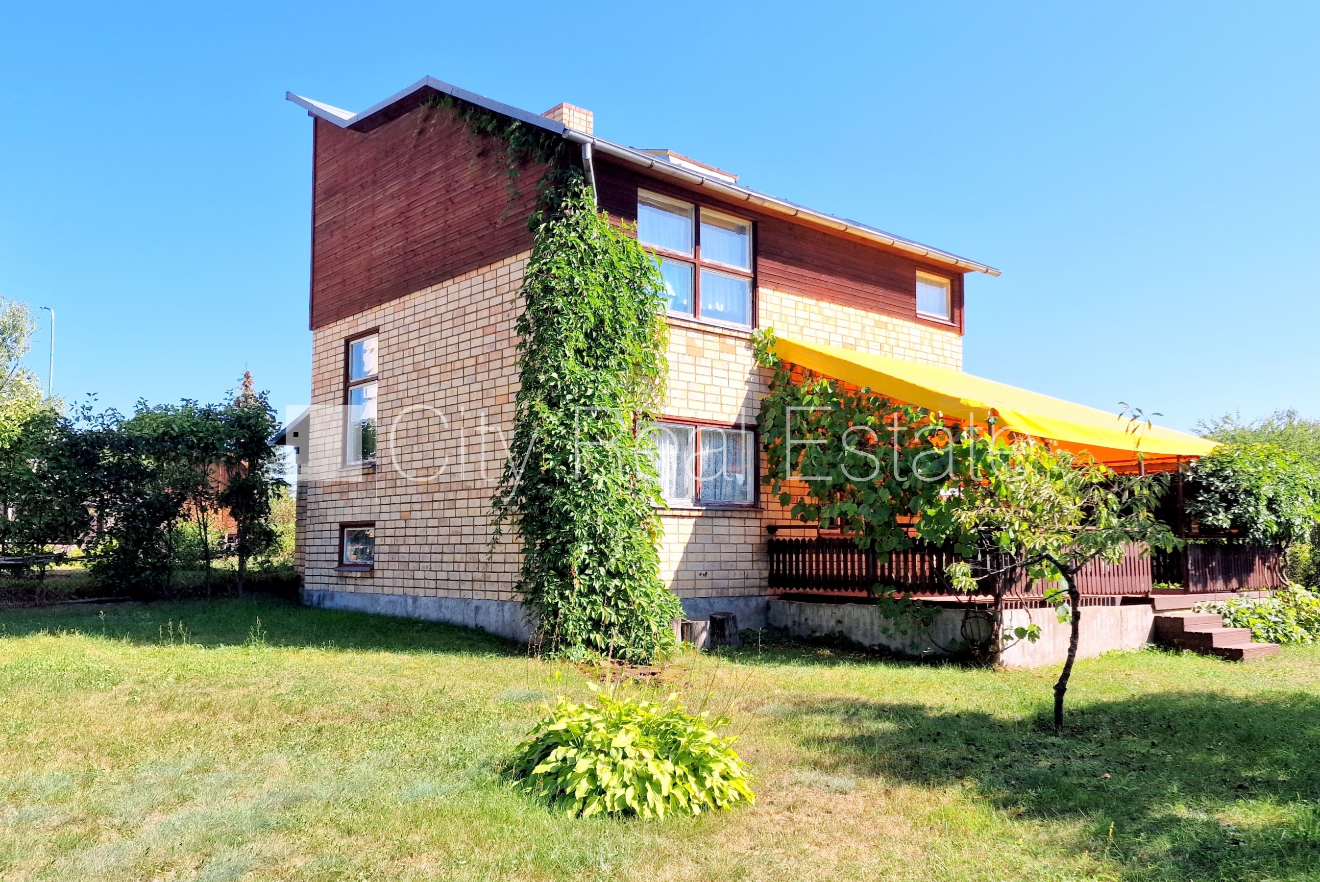 Sludinājumi. Zeme īpašumā, privātmāja, renovēta māja, labiekārtota apzaļumota teritorija, iežogota teritorija, Cena: 111000 EUR Foto #1