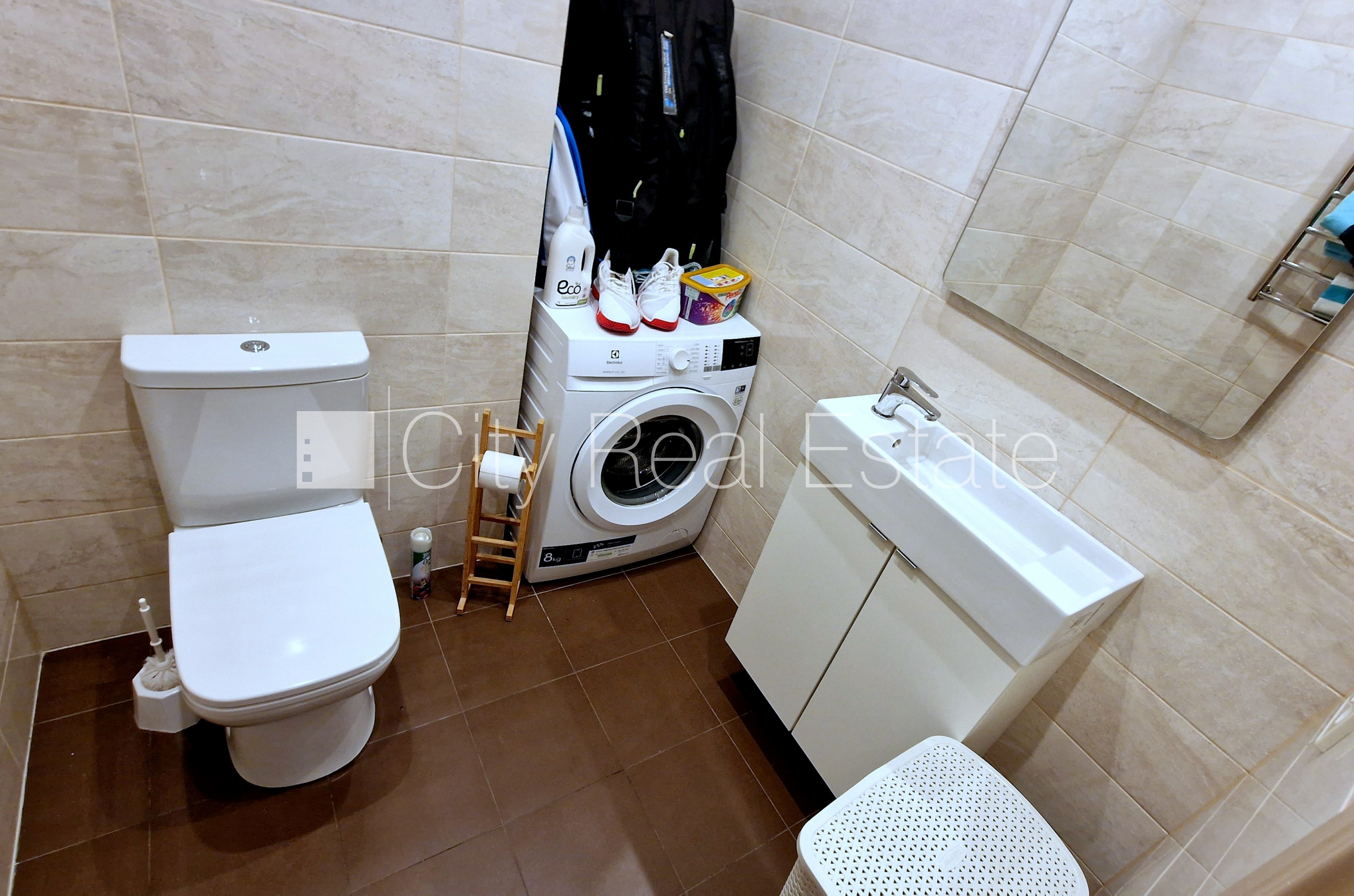 Sludinājumi. Jaunceltne, labiekārtots apzaļumots pagalms, teritorijas iebrauktuves vārti aprīkoti ar Cena: 349750 EUR Foto #15