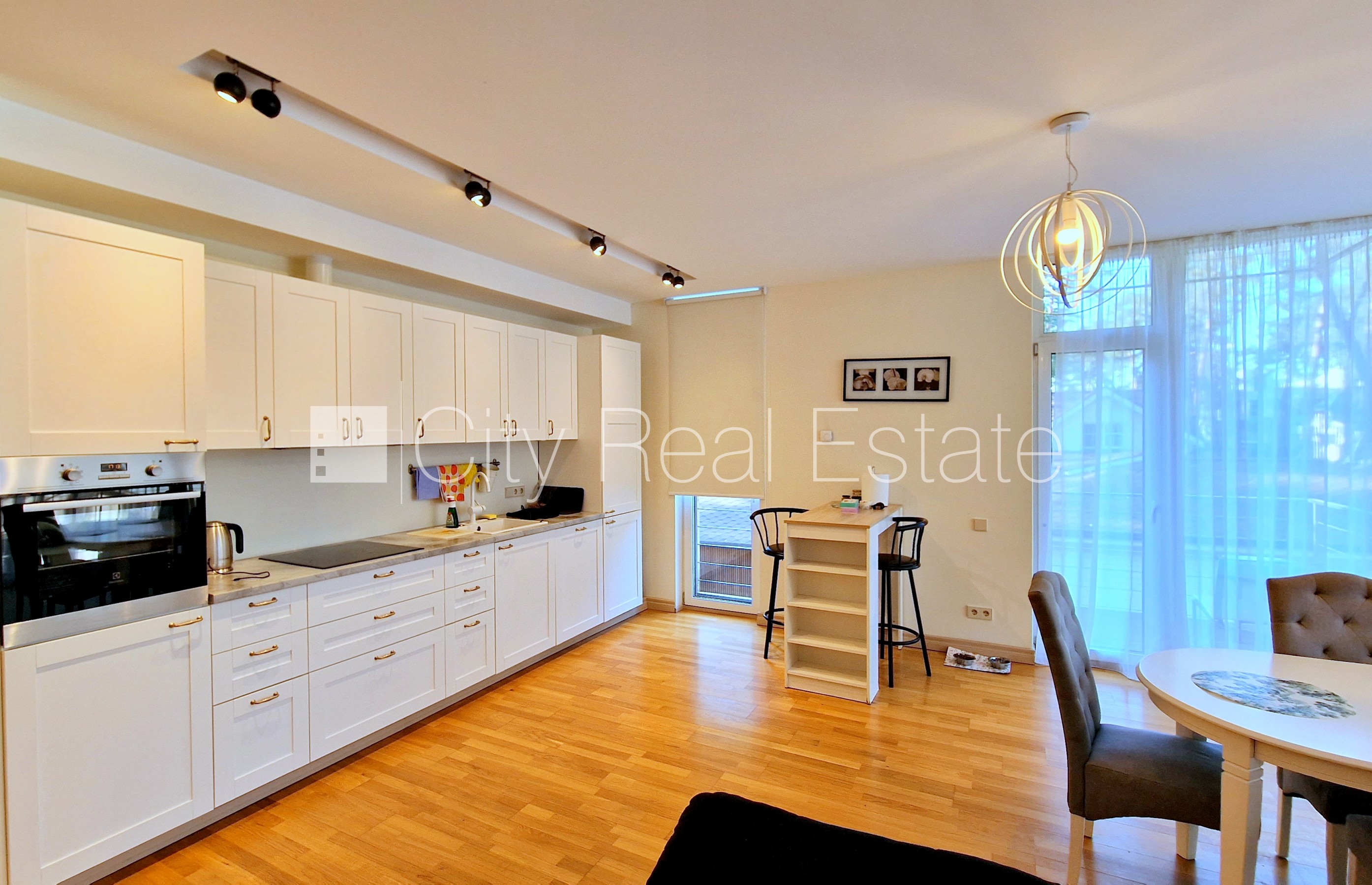 Sludinājumi. Jaunceltne, labiekārtots apzaļumots pagalms, teritorijas iebrauktuves vārti aprīkoti ar Cena: 349750 EUR Foto #4