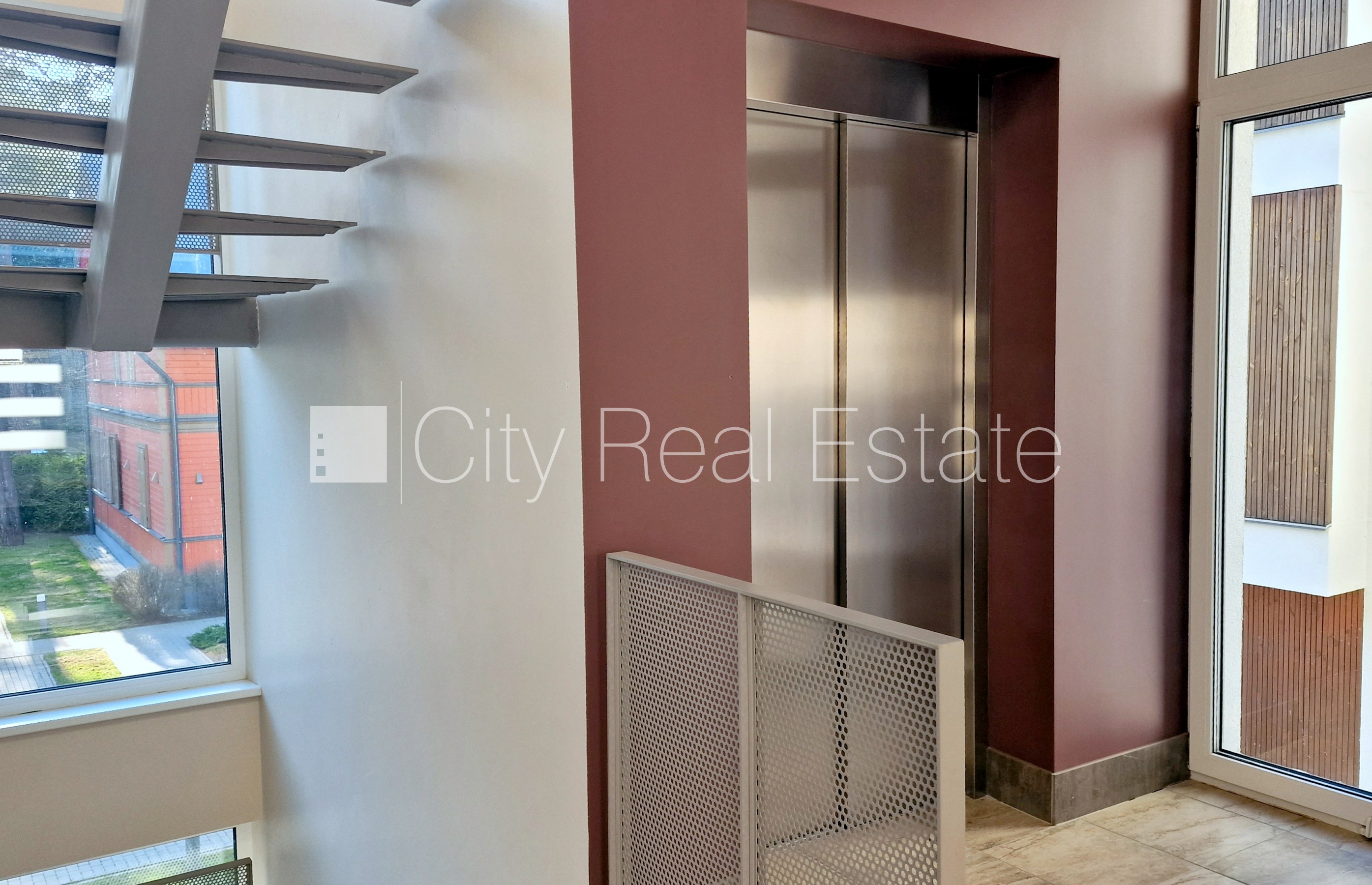 Sludinājumi. Jaunceltne, labiekārtots apzaļumots pagalms, teritorijas iebrauktuves vārti aprīkoti ar Cena: 349750 EUR Foto #17