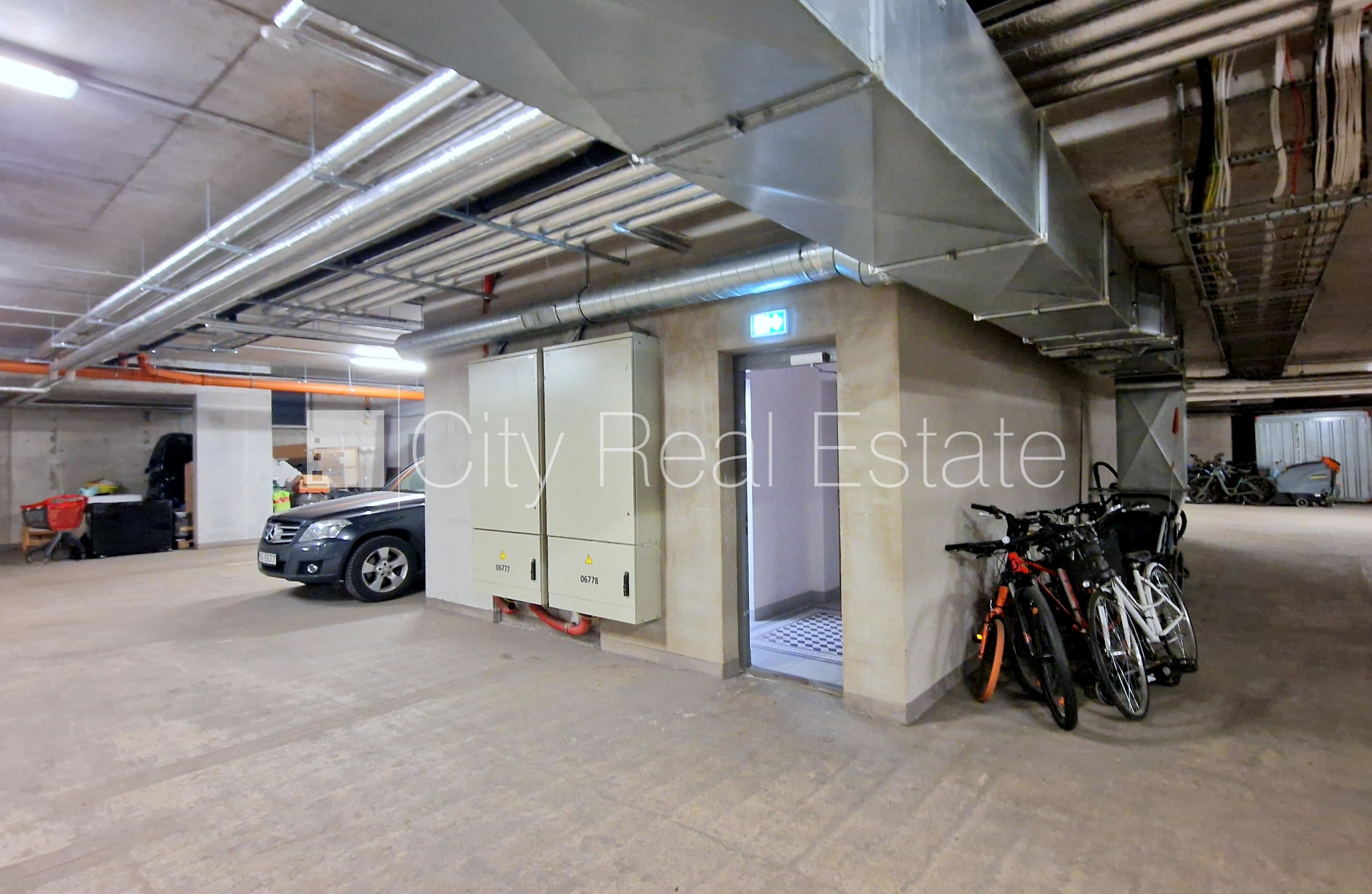 Sludinājumi. Jaunceltne, labiekārtots apzaļumots pagalms, teritorijas iebrauktuves vārti aprīkoti ar Cena: 349750 EUR Foto #19