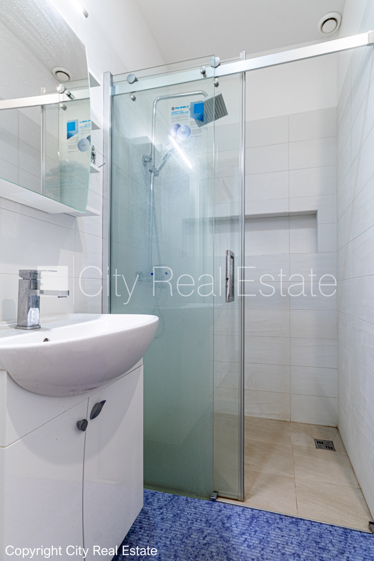 Sludinājumi. Zeme īpašumā, fasādes māja, renovēta māja, dzīvokļu skaits ēkā  10 gab., mainīts Jumta segums, Cena: 225000 EUR Foto #20