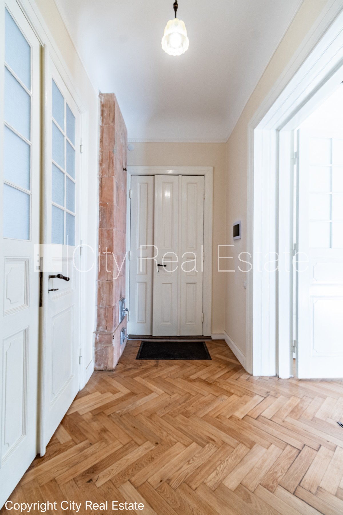 Sludinājumi. Zeme īpašumā, fasādes māja, renovēta māja, dzīvokļu skaits ēkā  10 gab., mainīts Jumta segums, Cena: 225000 EUR Foto #23