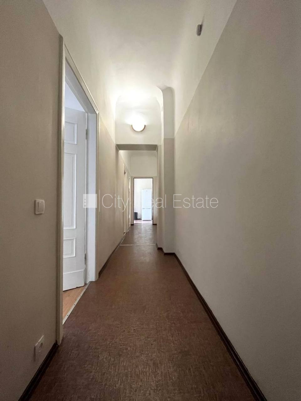 Sludinājumi. Ir lifts, logi vērsti mājas abās pusēs, centrālā apkure, sanitārais mezgls atsevišķs, vanna, Cena: 1050 EUR/mēn Foto #16