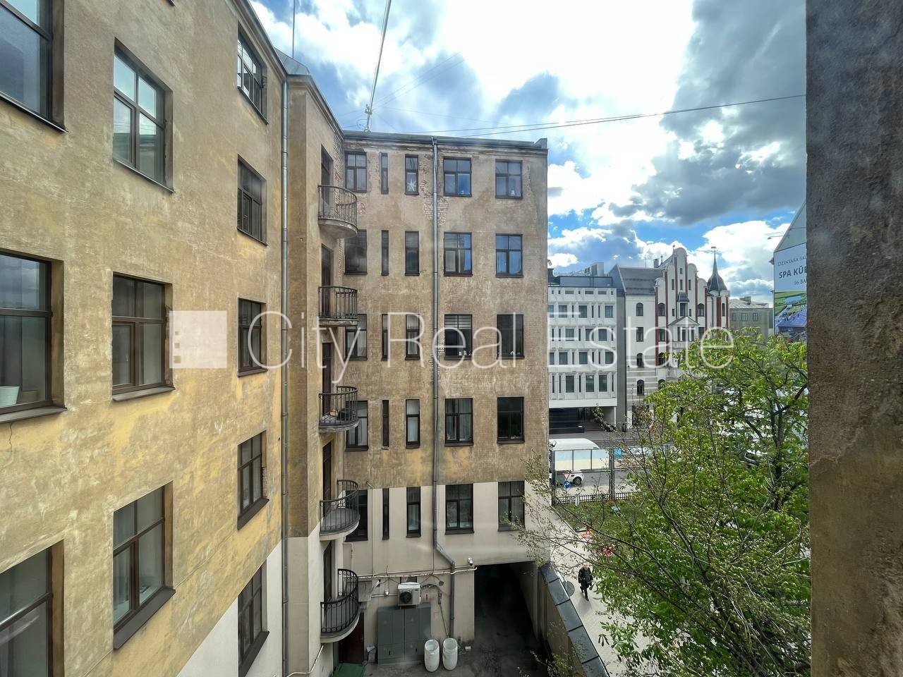 Sludinājumi. Ir lifts, logi vērsti mājas abās pusēs, centrālā apkure, sanitārais mezgls atsevišķs, vanna, Cena: 1050 EUR/mēn Foto #20