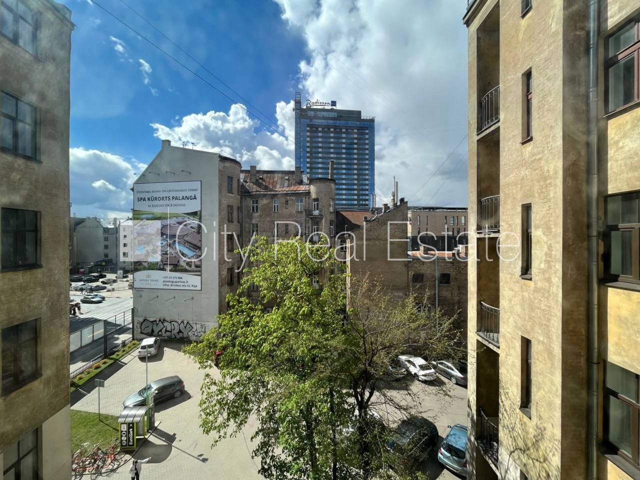 Sludinājumi. Ir lifts, logi vērsti mājas abās pusēs, centrālā apkure, sanitārais mezgls atsevišķs, vanna, Cena: 1050 EUR/mēn Foto #21