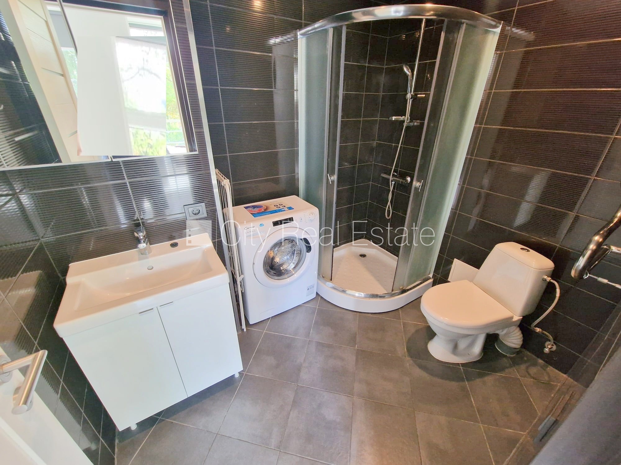 Sludinājumi. Jaunceltne, fasādes māja, ieeja no ielas, ir lifts, kāpņu telpa pēc kosmētiskā remonta, balkons, Cena: 360 EUR/mēn Foto #16