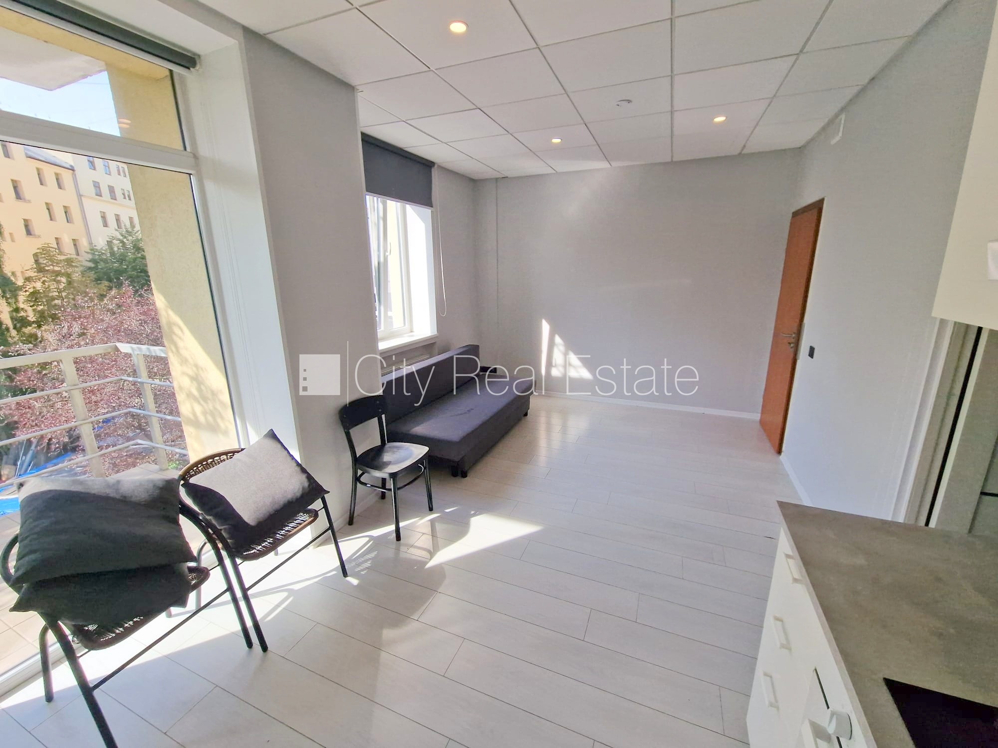 Sludinājumi. Jaunceltne, fasādes māja, ieeja no ielas, ir lifts, kāpņu telpa pēc kosmētiskā remonta, balkons, Cena: 360 EUR/mēn Foto #8